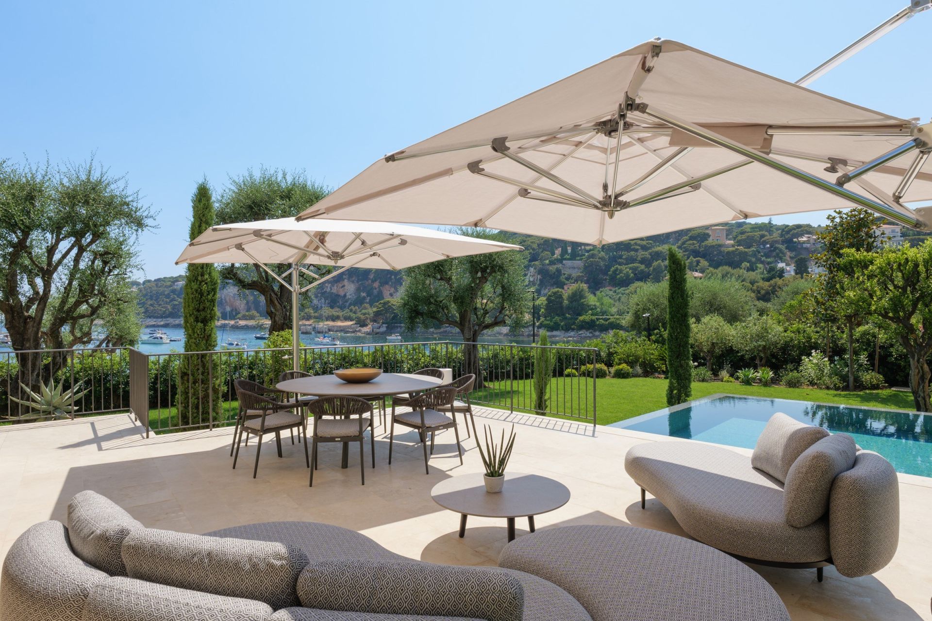 contemporary house 12 Rooms for sale on ST JEAN CAP FERRAT (06230)