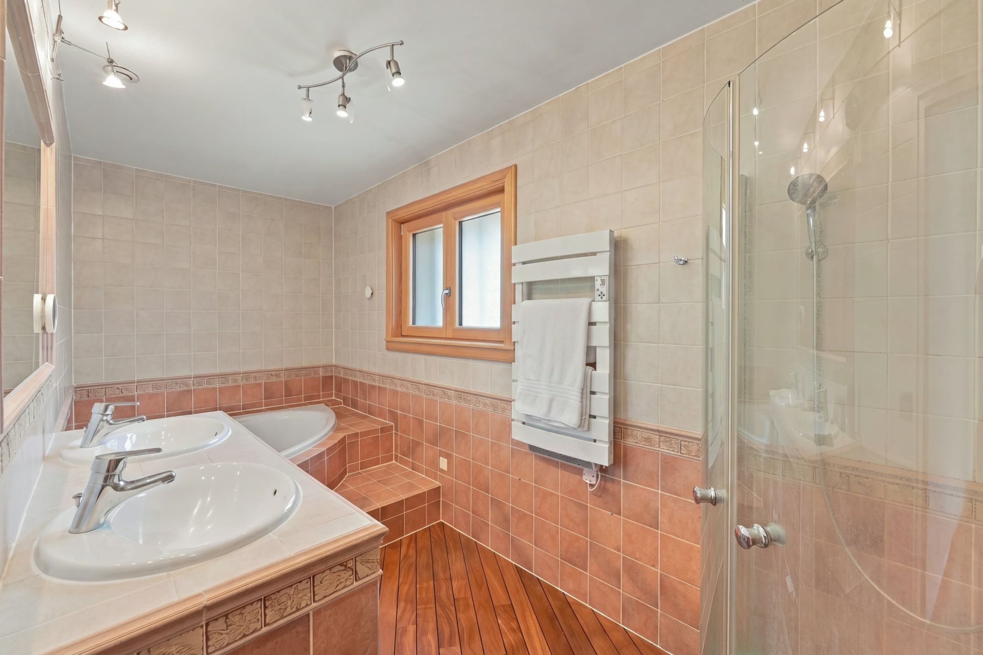 maison de luxe 7 Pièces en vente sur CHENS SUR LEMAN (74140)