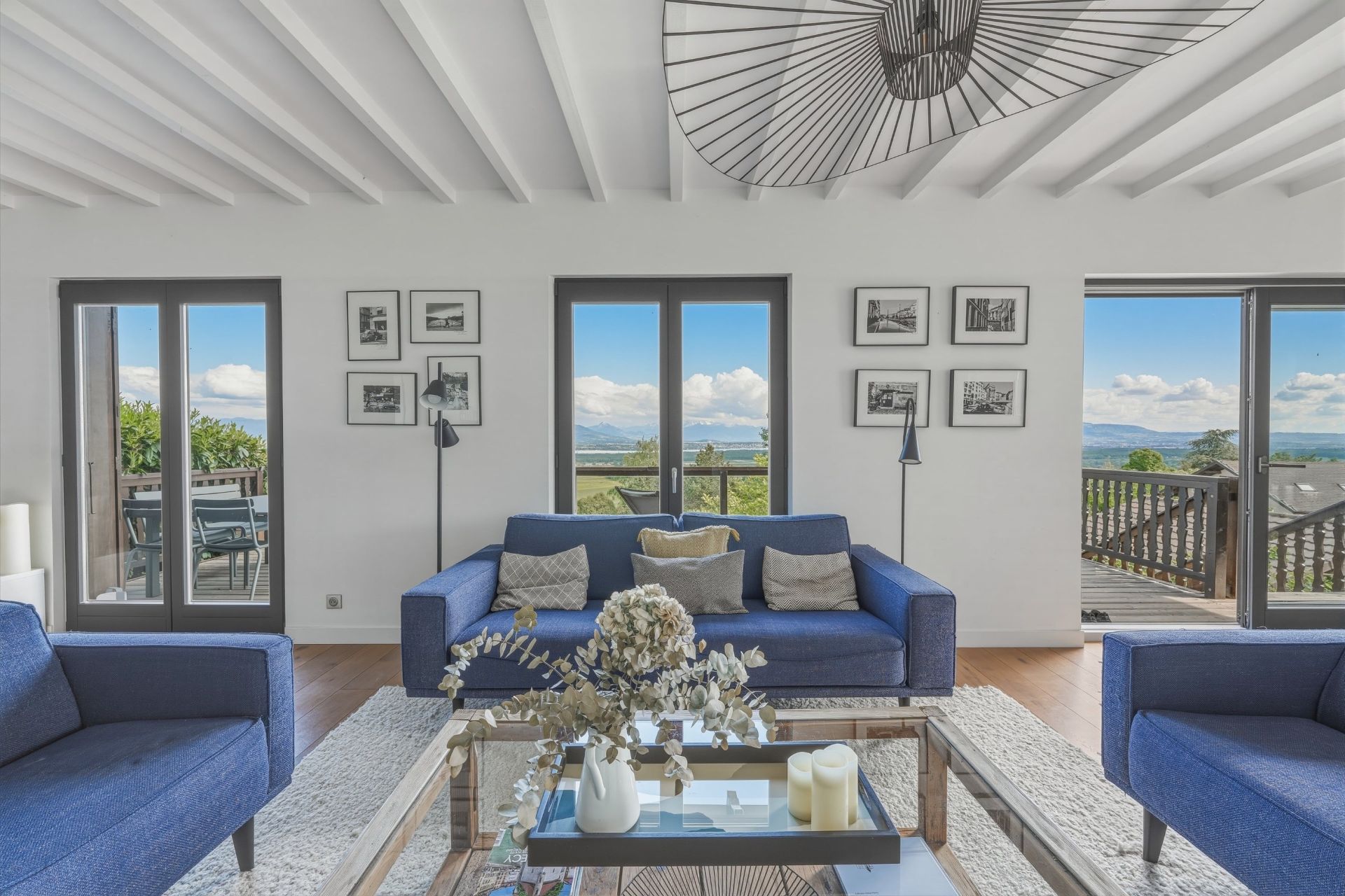 luxury house 8 Rooms for sale on GRILLY (01220)