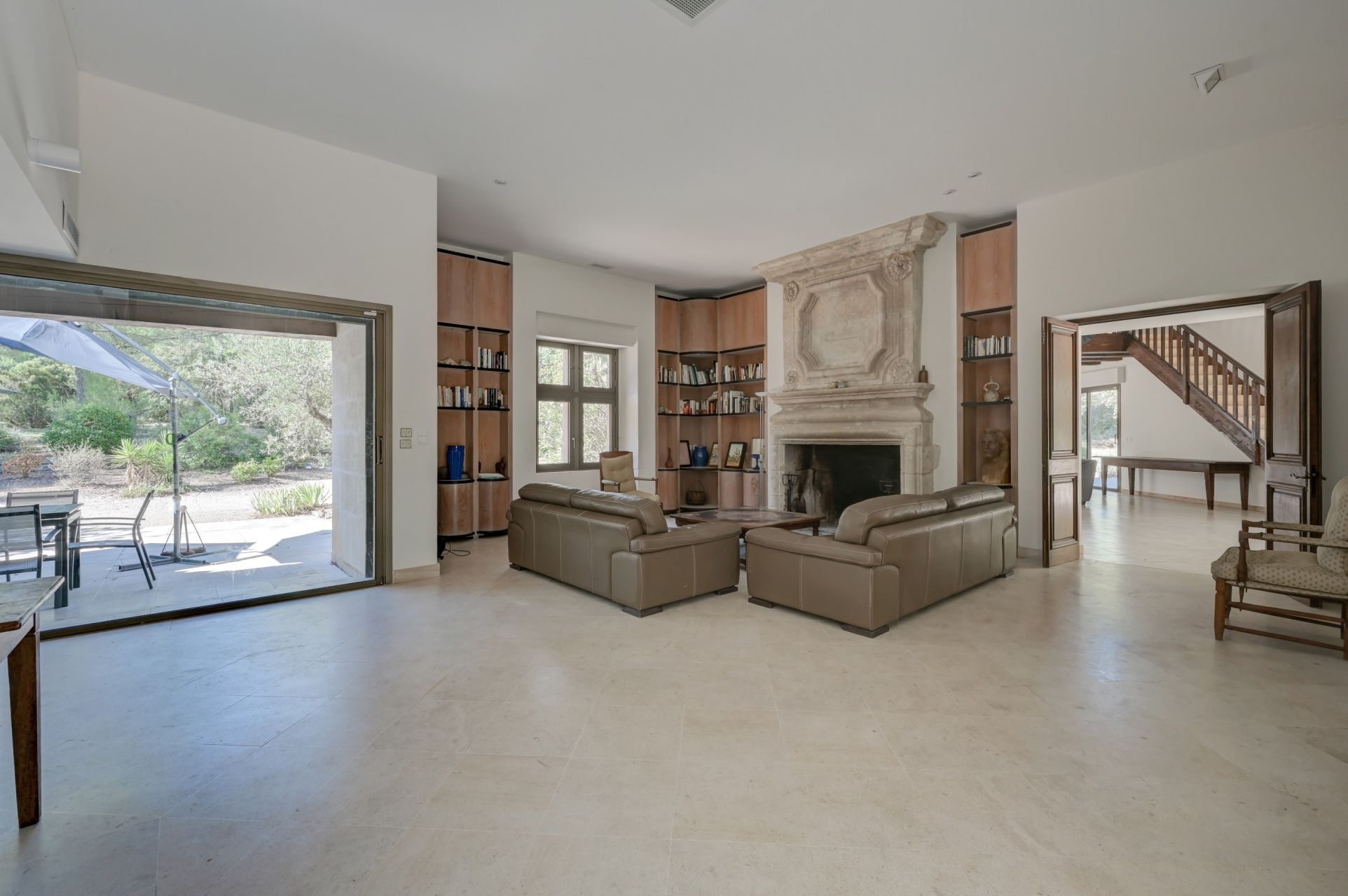 luxury house 10 Rooms for sale on EYGALIERES (13810)