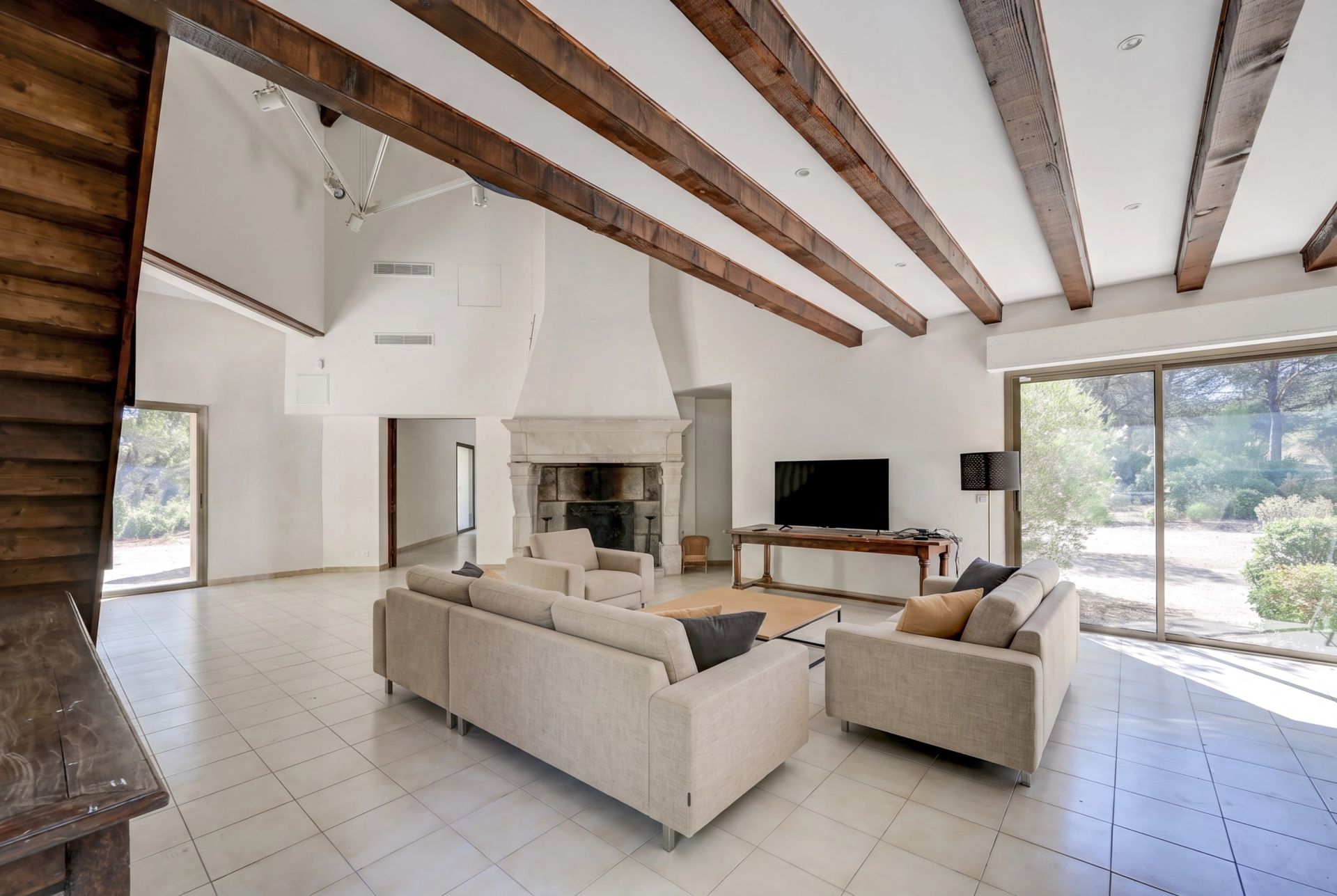 luxury house 10 Rooms for sale on EYGALIERES (13810)
