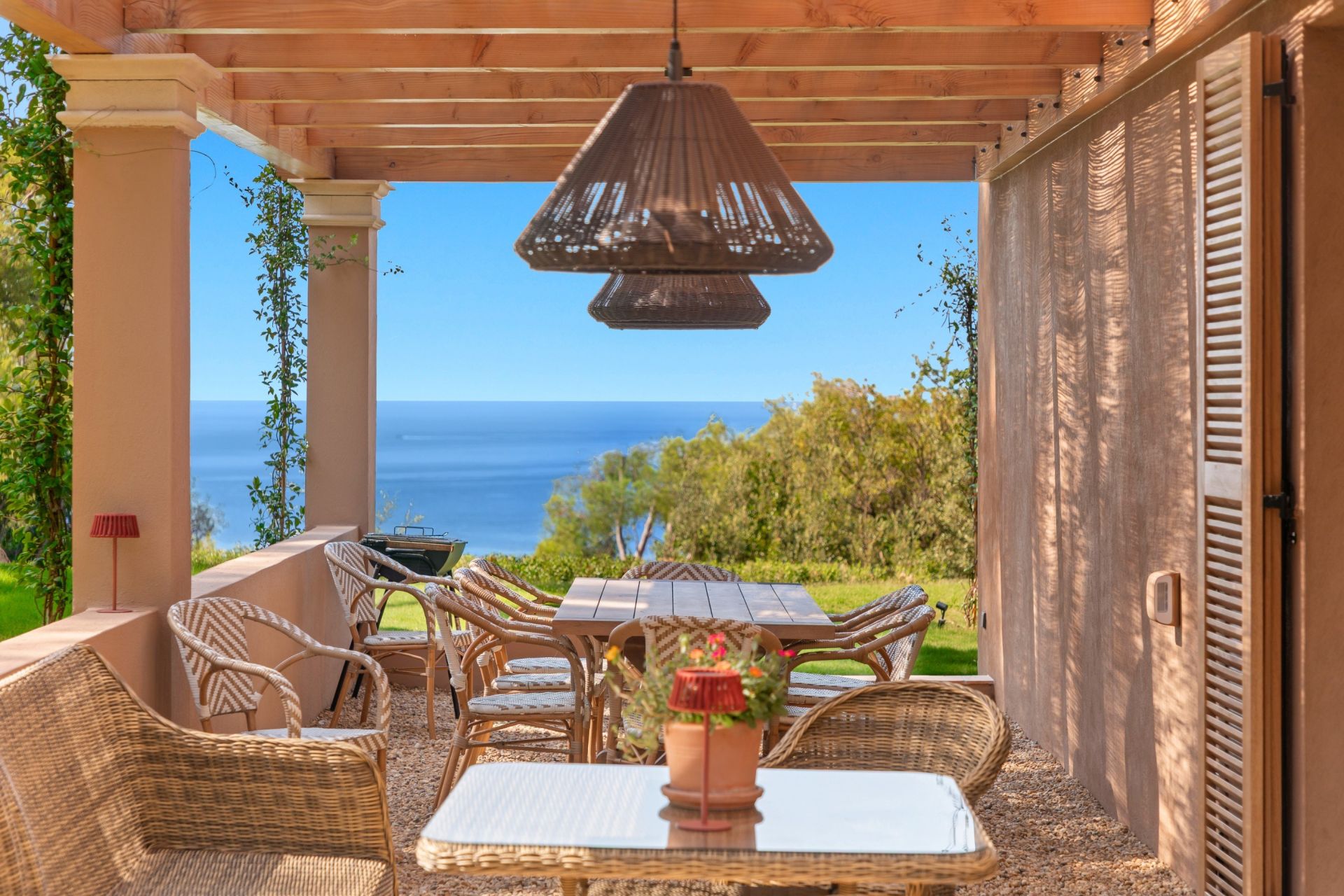 luxury house 6 Rooms for sale on LE PRADET (83220)