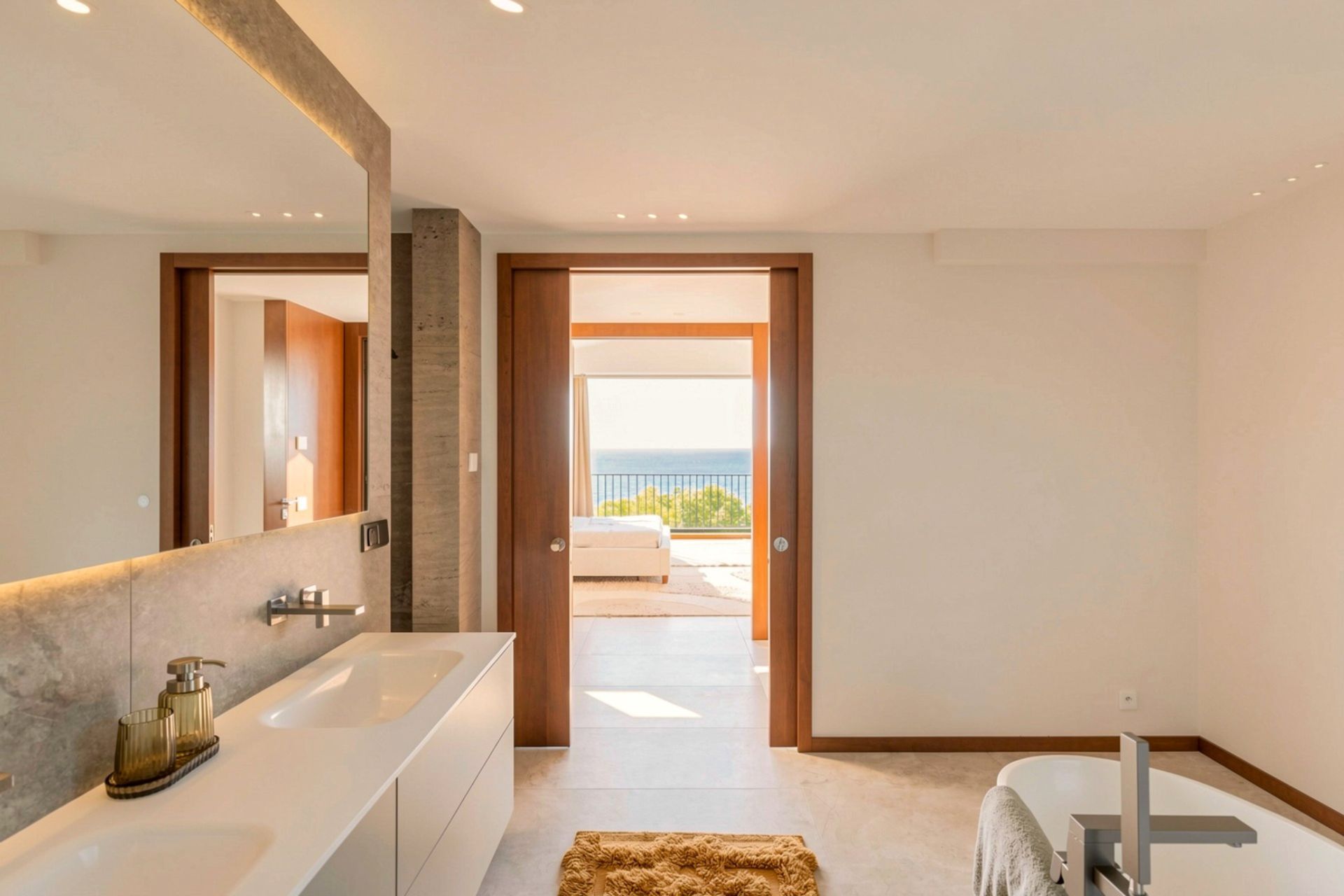 luxury house 6 Rooms for sale on LE PRADET (83220)