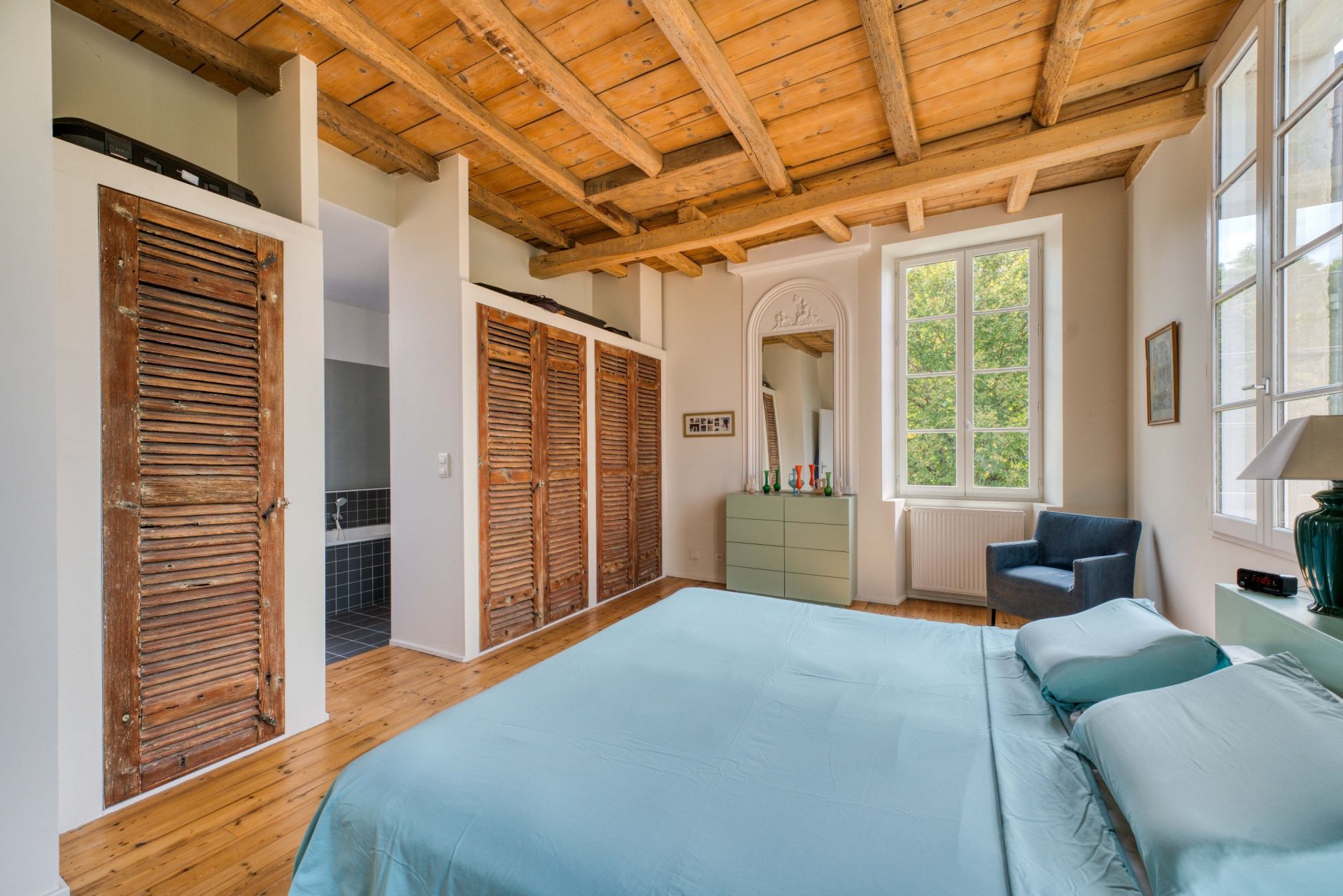 mansion 5 Rooms for sale on CABARIOT (17430)