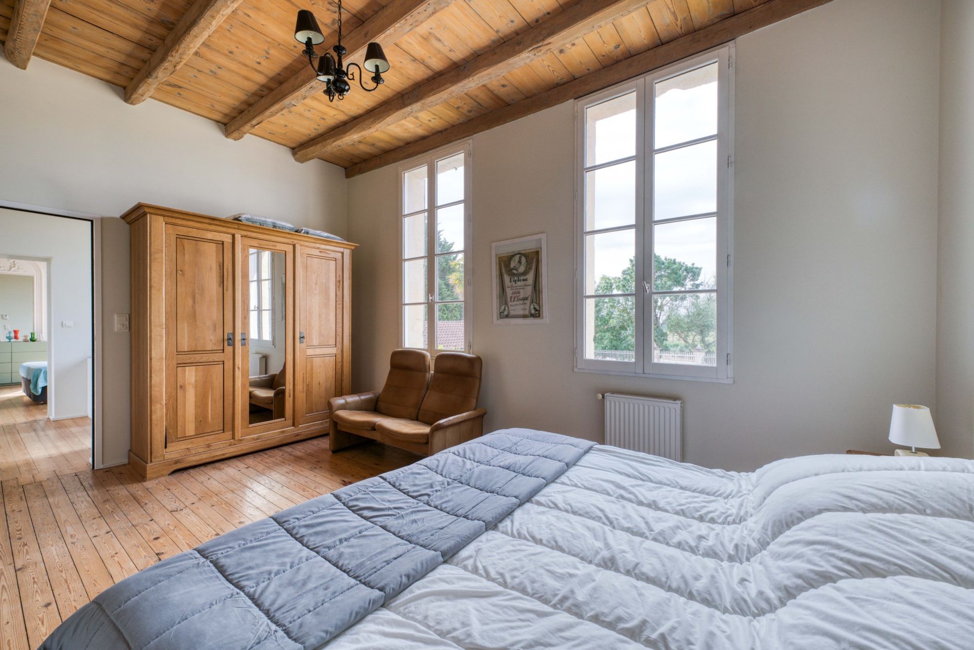 mansion 5 Rooms for sale on CABARIOT (17430)