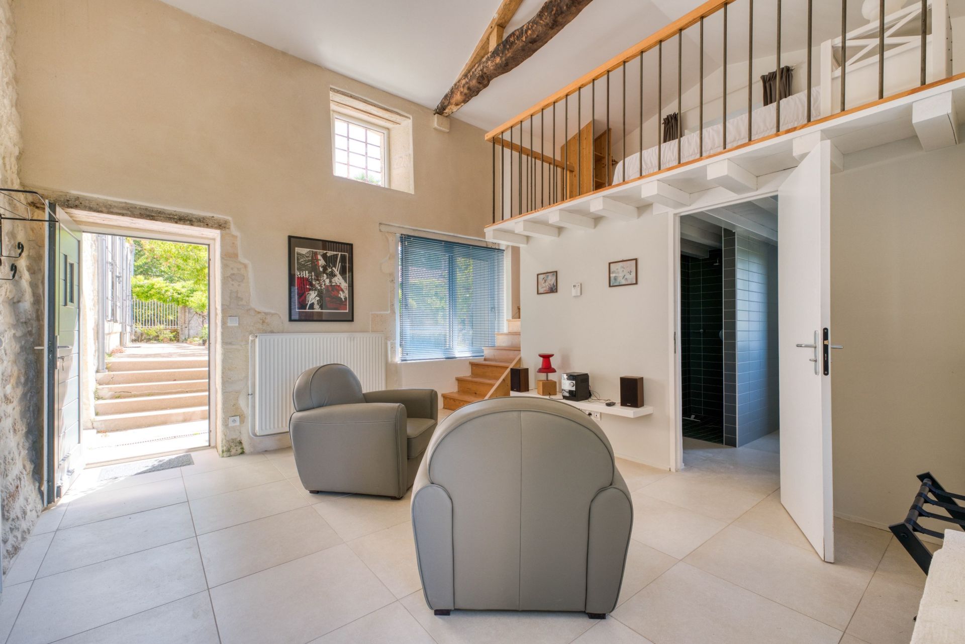 mansion 5 Rooms for sale on CABARIOT (17430)