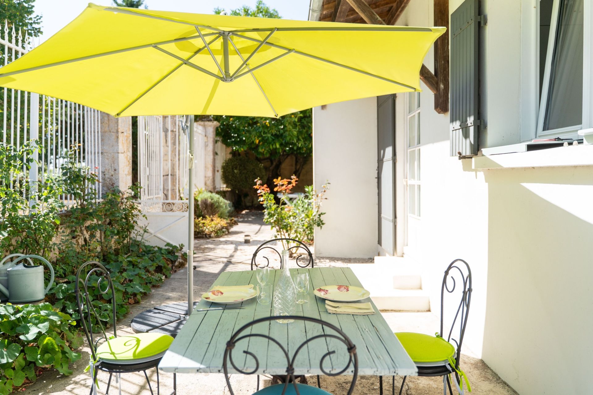 mansion 5 Rooms for sale on CABARIOT (17430)