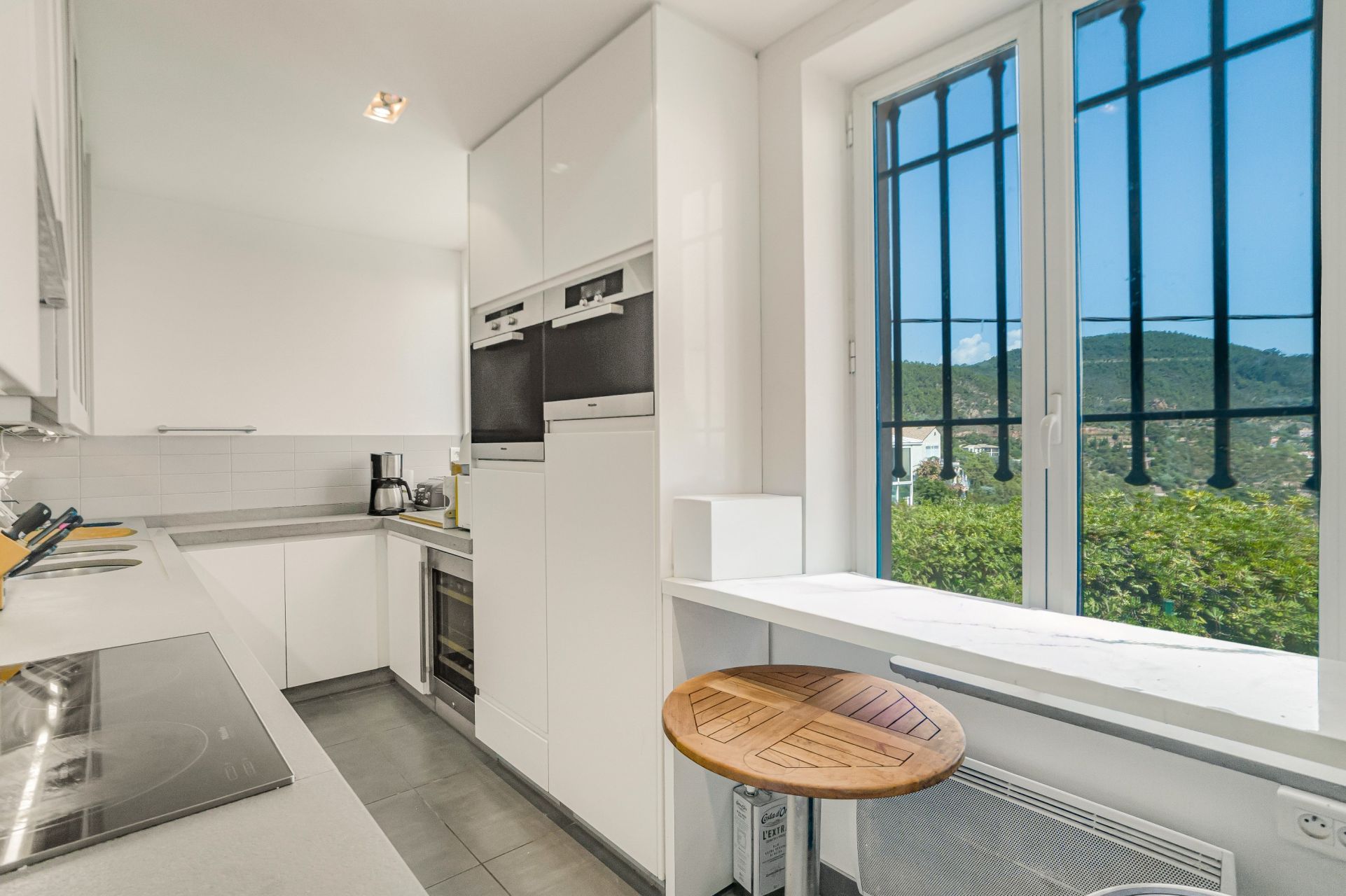 luxury provencale house 7 Rooms for sale on THEOULE SUR MER (06590)