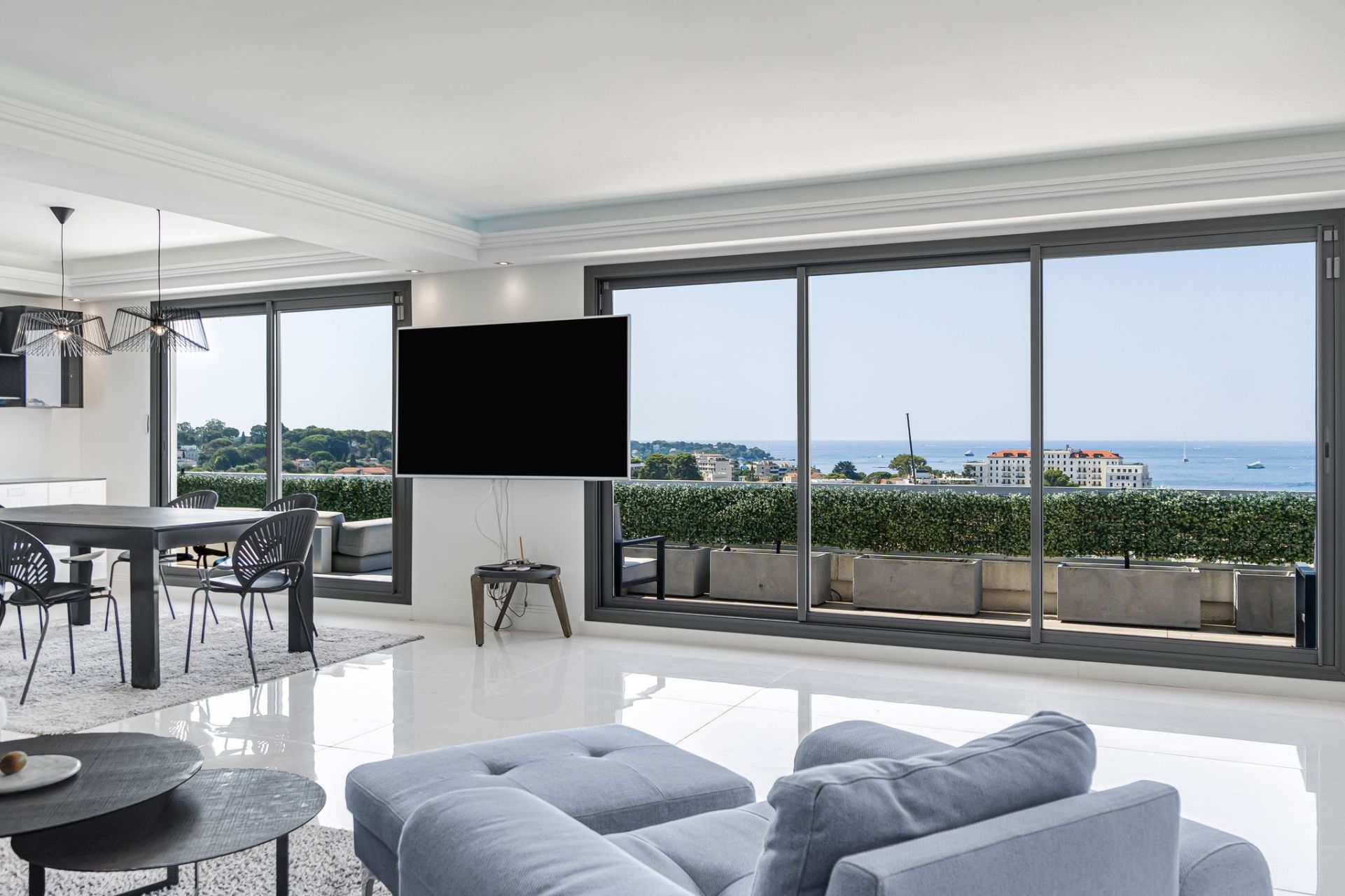 penthouse 4 Rooms for sale on ANTIBES (06600)