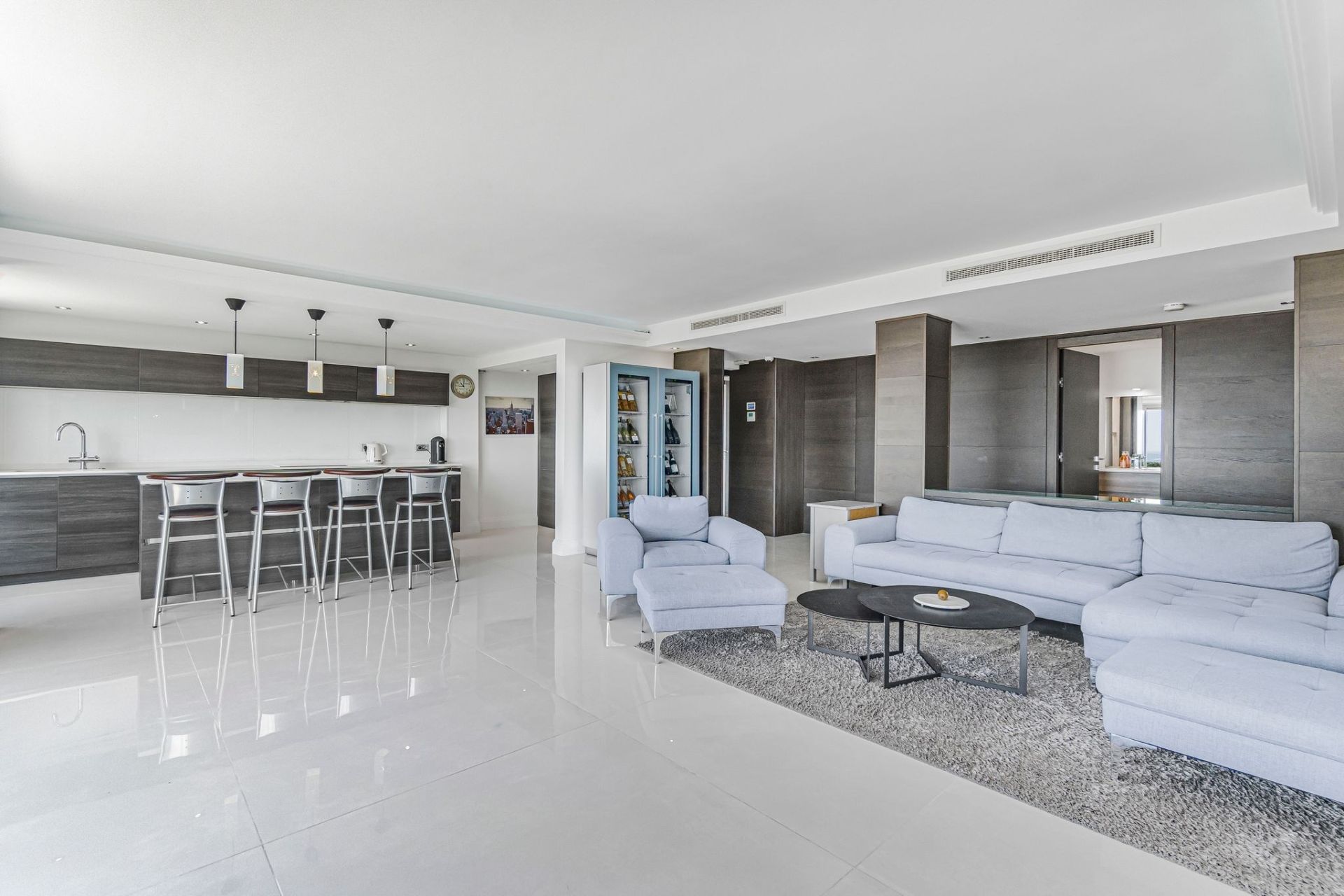 penthouse 4 Rooms for sale on ANTIBES (06600)