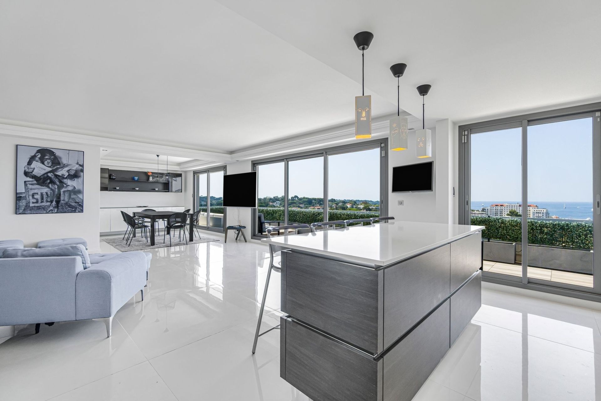 penthouse 4 Rooms for sale on ANTIBES (06600)