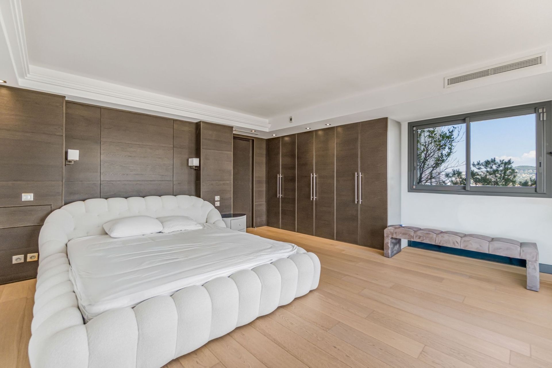 penthouse 4 Rooms for sale on ANTIBES (06600)