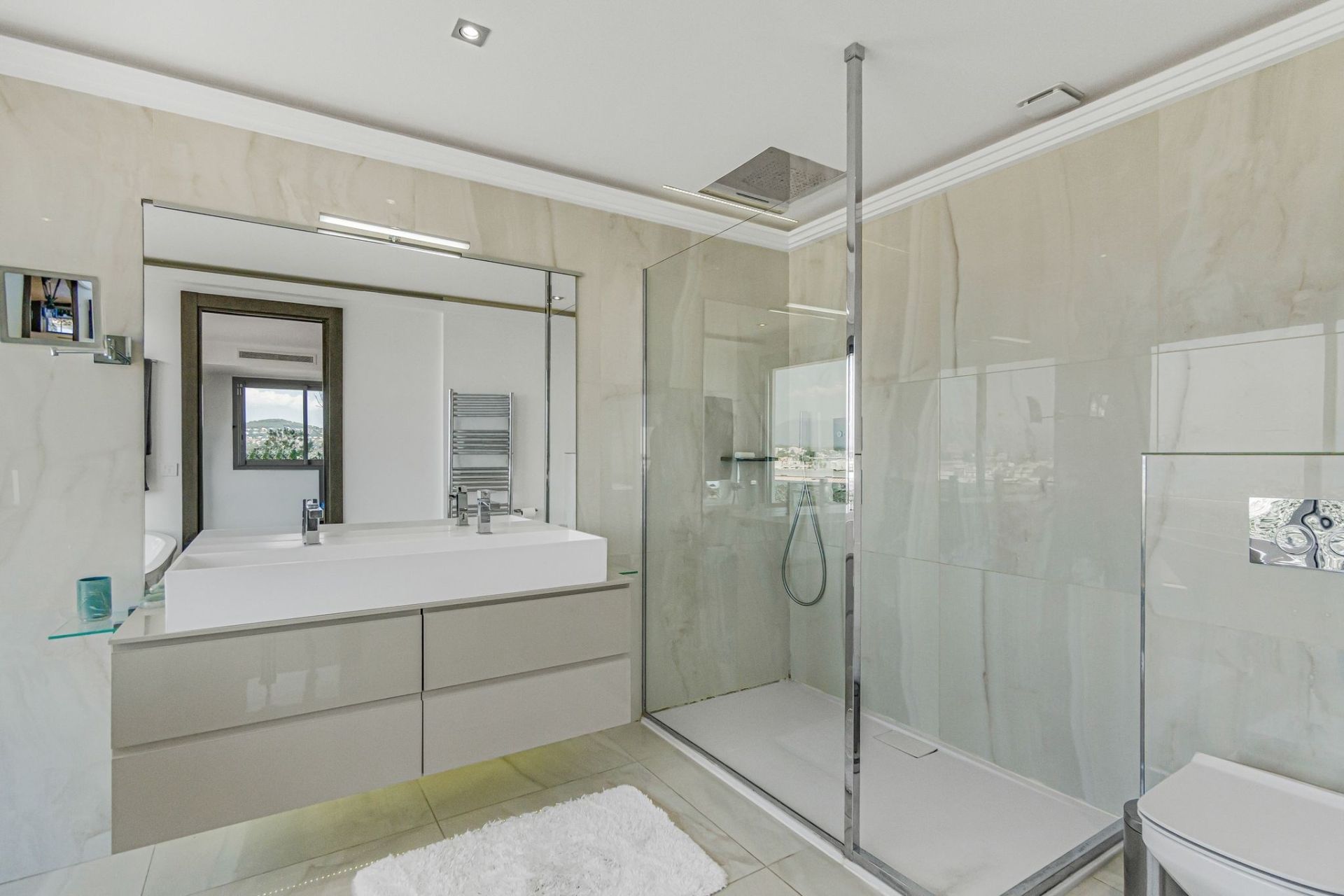 penthouse 4 Rooms for sale on ANTIBES (06600)