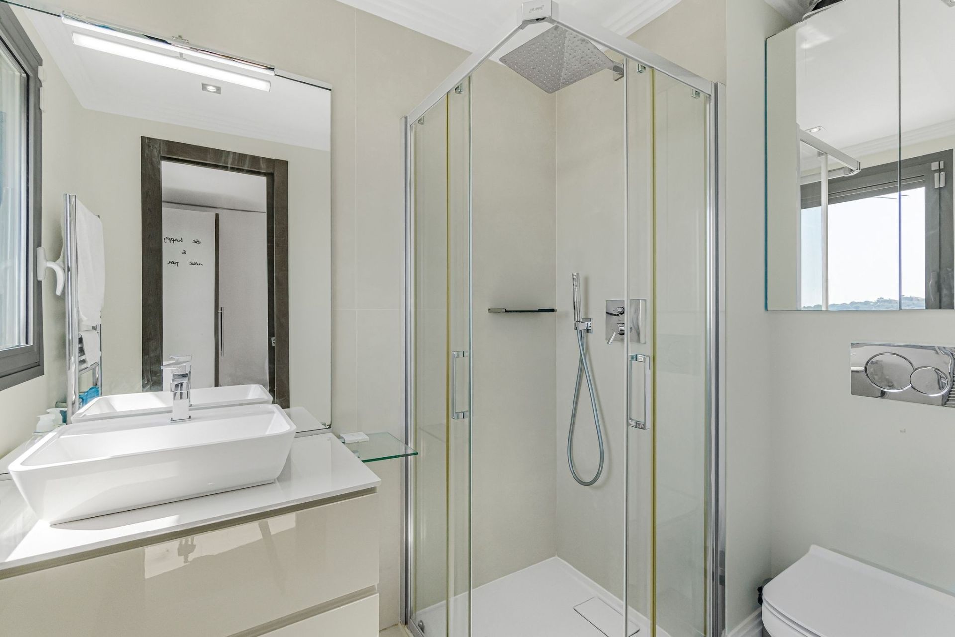 penthouse 4 Rooms for sale on ANTIBES (06600)