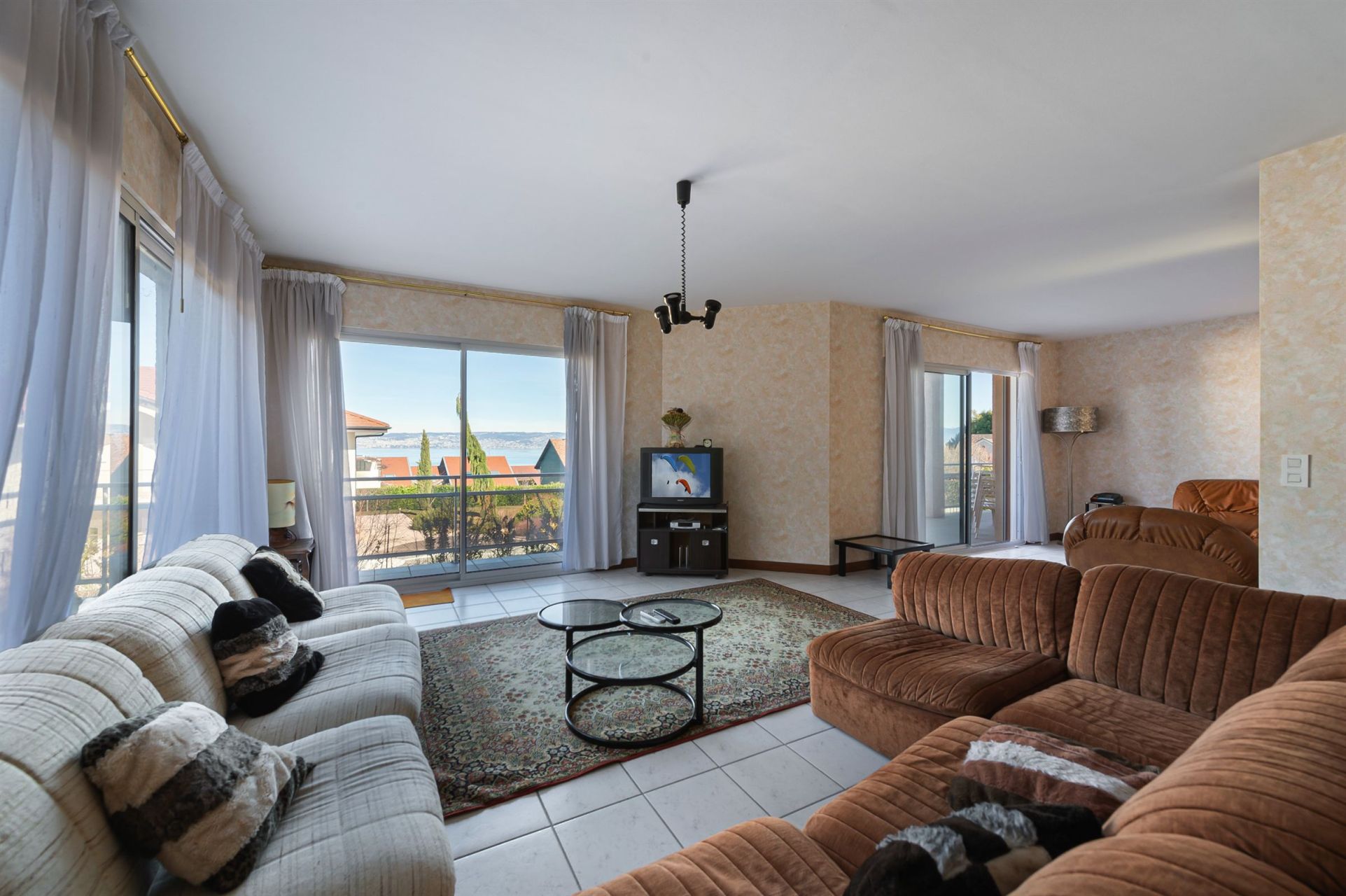 luxury house 6 Rooms for sale on NEUVECELLE (74500)