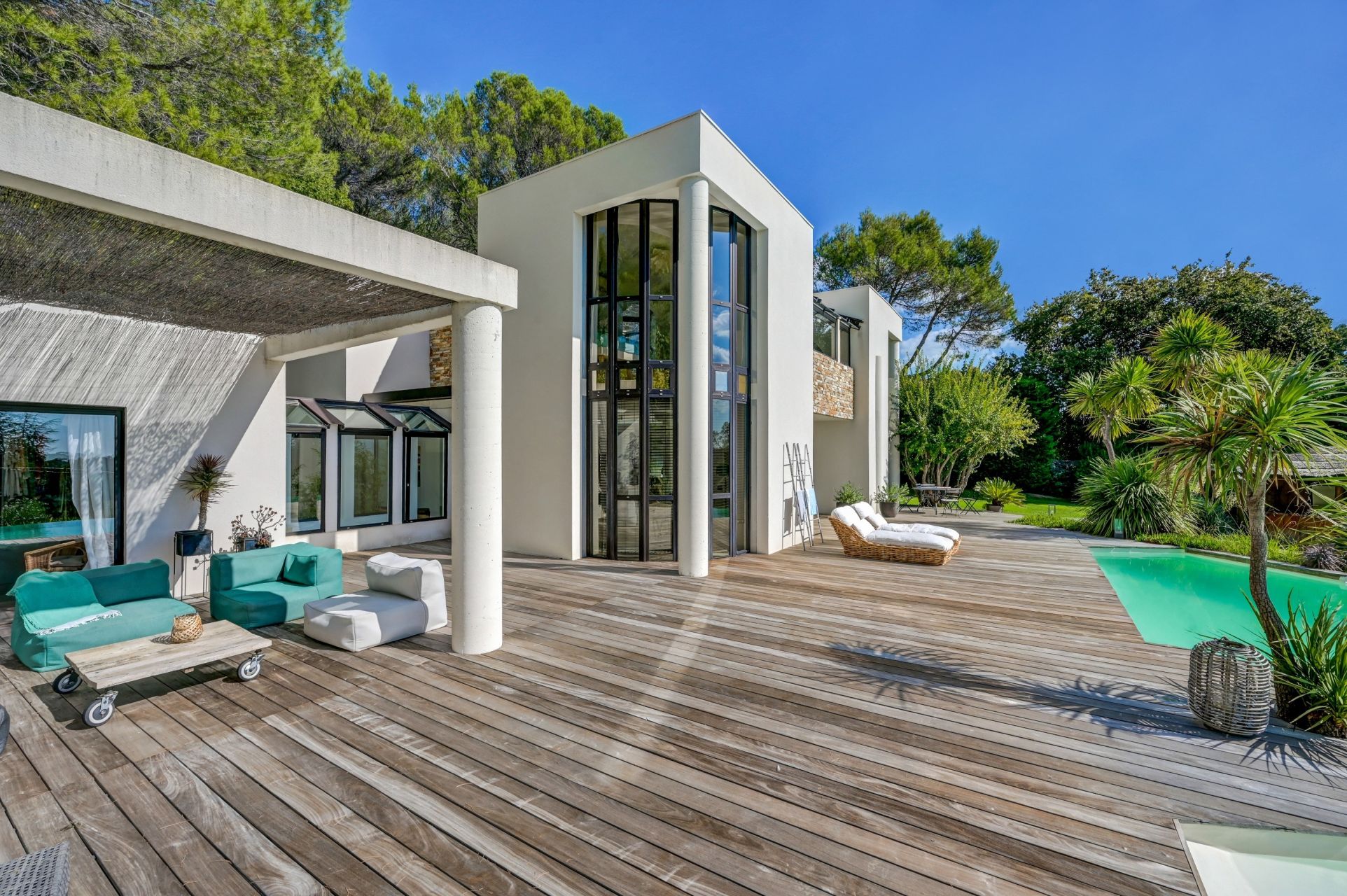 luxury house 6 Rooms for sale on AIX EN PROVENCE (13100)