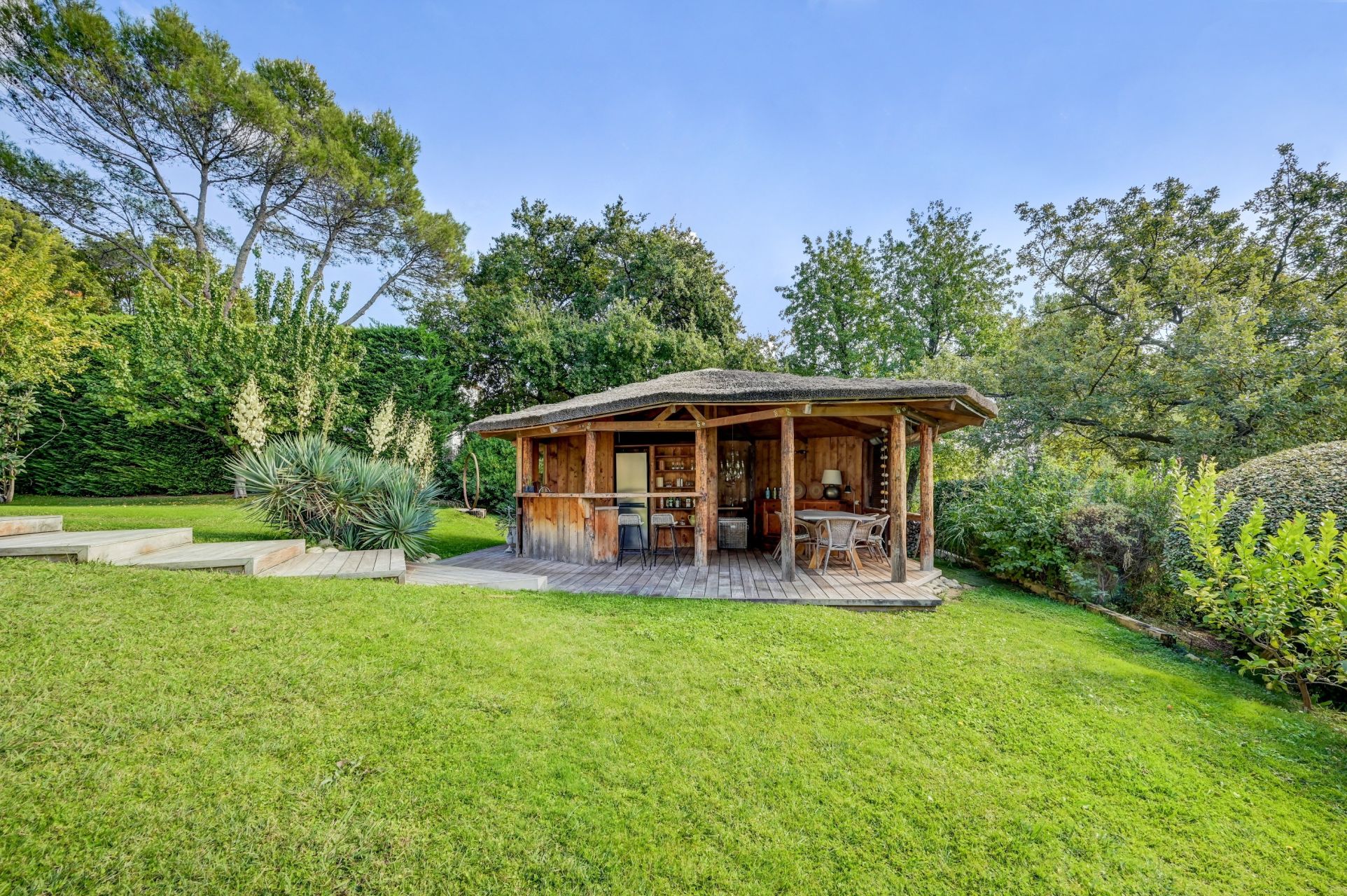 luxury house 6 Rooms for sale on AIX EN PROVENCE (13100)