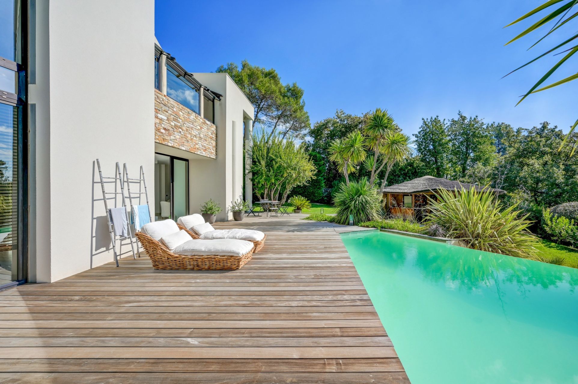 luxury house 6 Rooms for sale on AIX EN PROVENCE (13100)