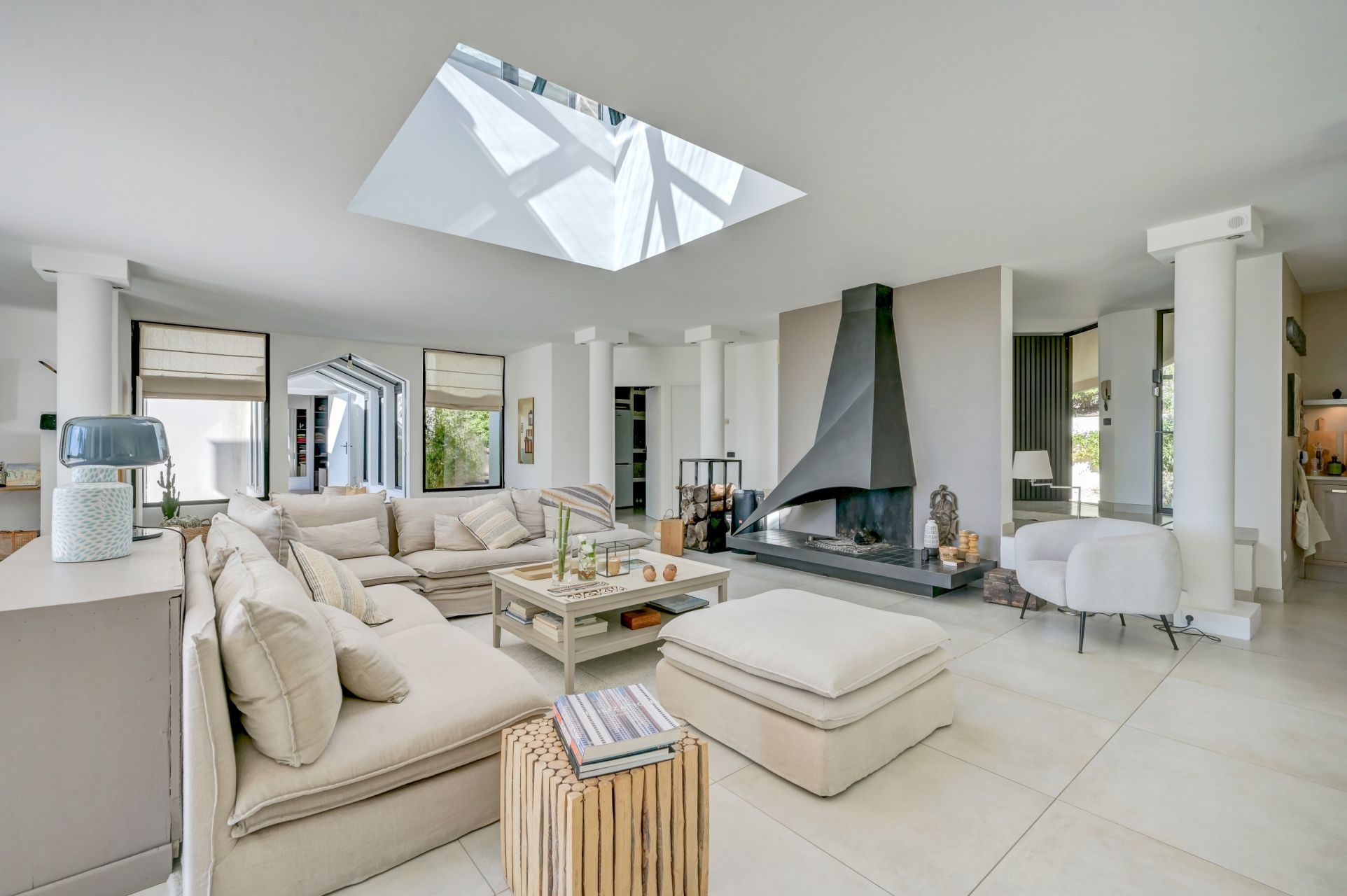 luxury house 6 Rooms for sale on AIX EN PROVENCE (13100)