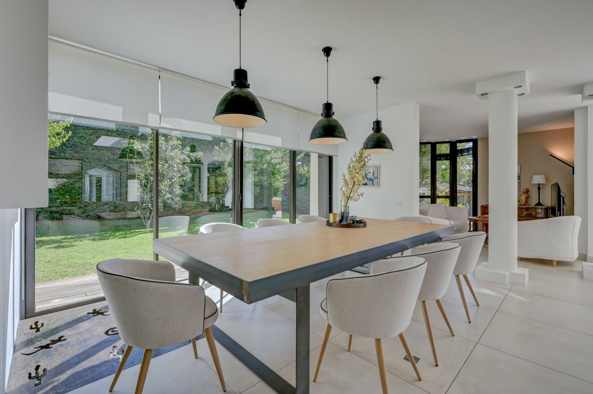 luxury house 6 Rooms for sale on AIX EN PROVENCE (13100)