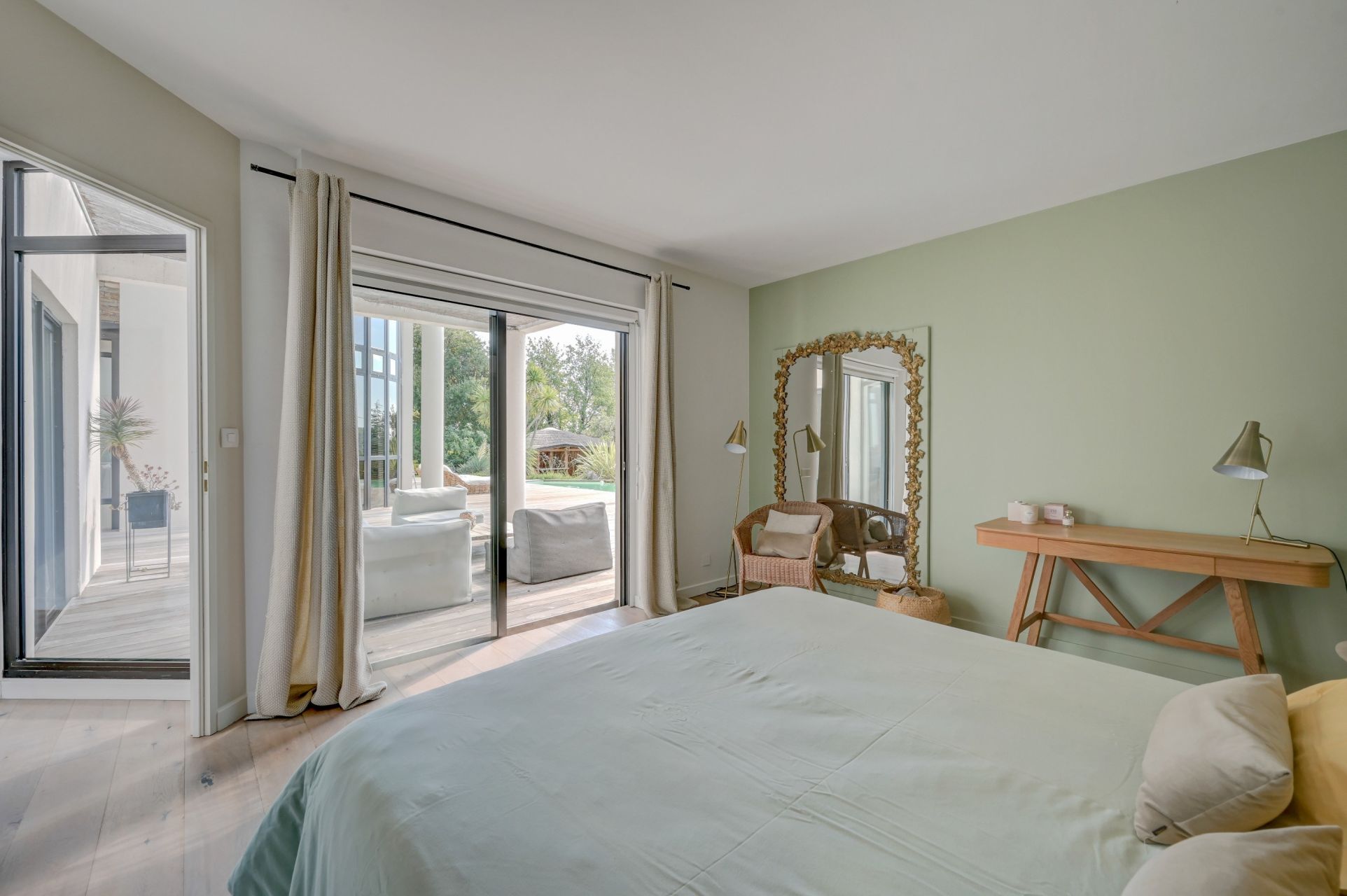 luxury house 6 Rooms for sale on AIX EN PROVENCE (13100)