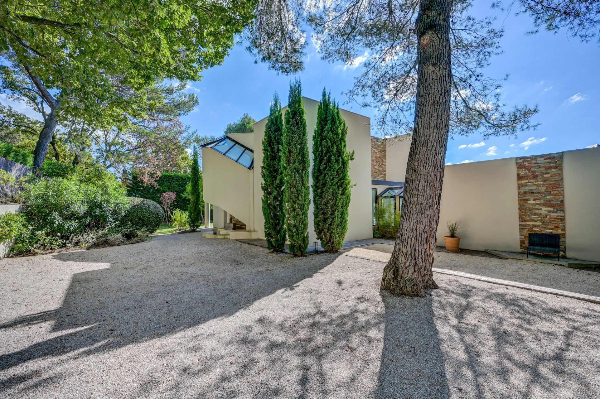 luxury house 6 Rooms for sale on AIX EN PROVENCE (13100)