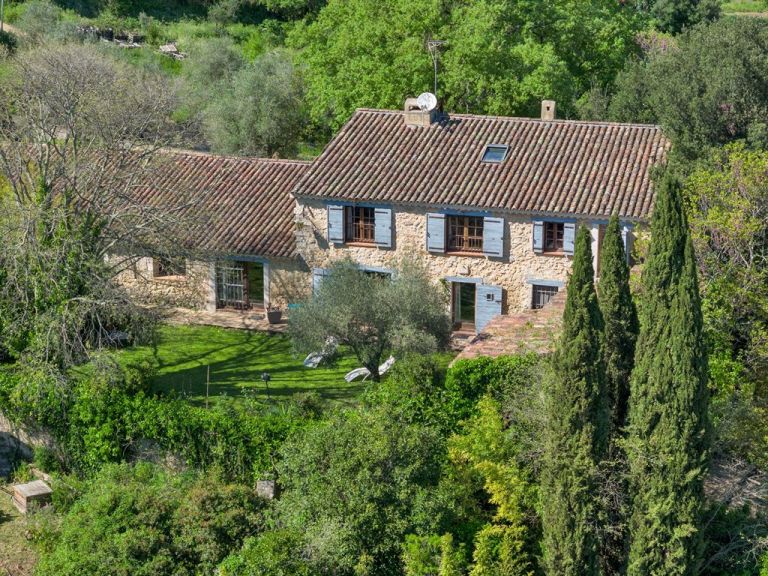 villa de luxe 6 Pièces en vente sur MONTAUROUX (83440)