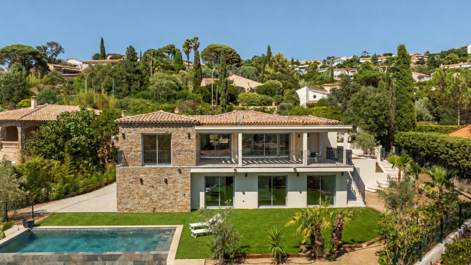 villa de luxe 7 Pièces en vente sur LES ISSAMBRES (83380)