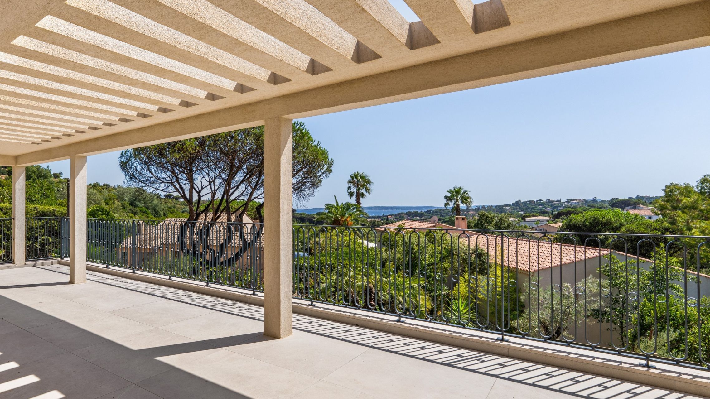 villa de luxe 7 Pièces en vente sur LES ISSAMBRES (83380)