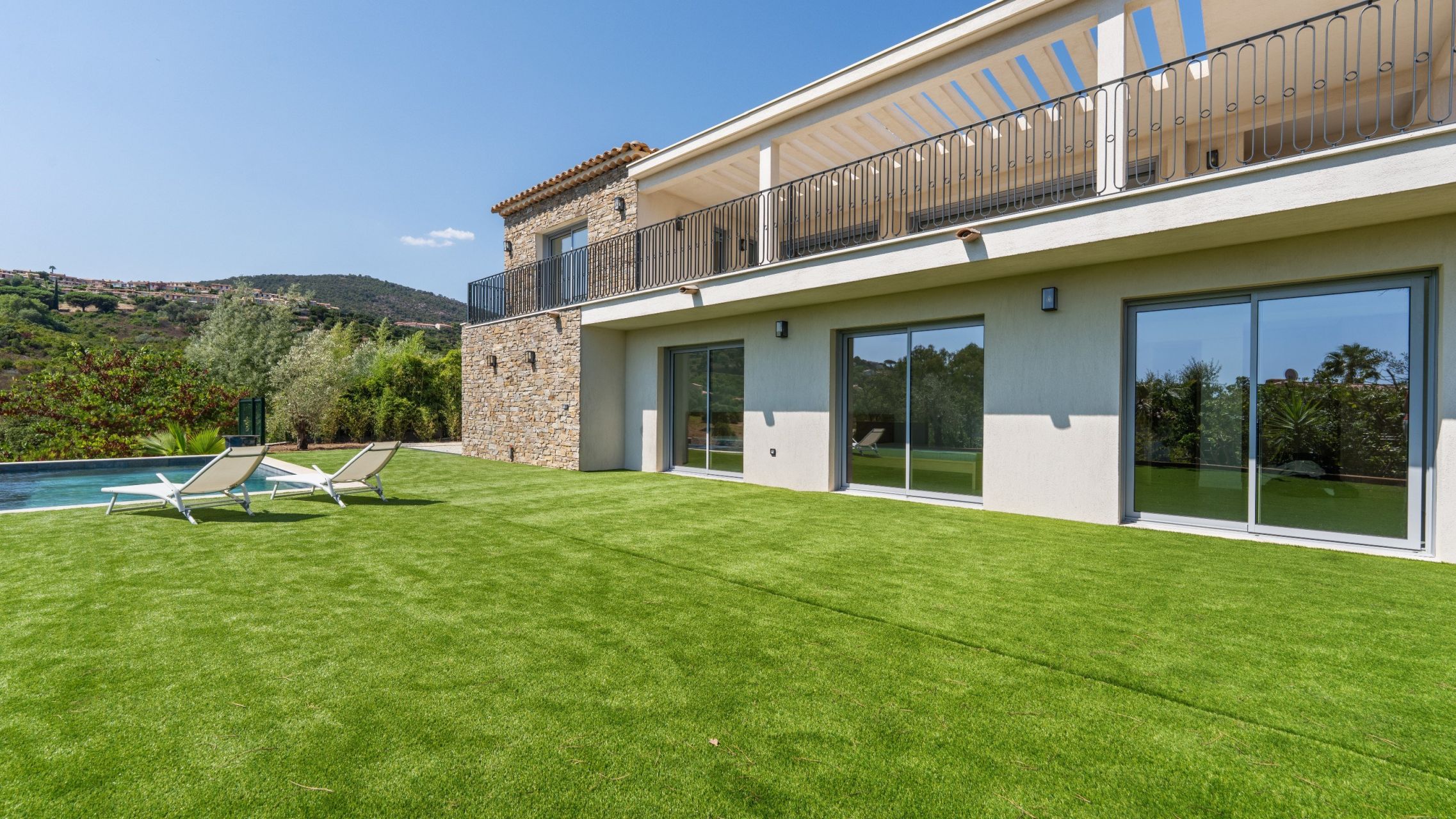 villa de luxe 7 Pièces en vente sur LES ISSAMBRES (83380)