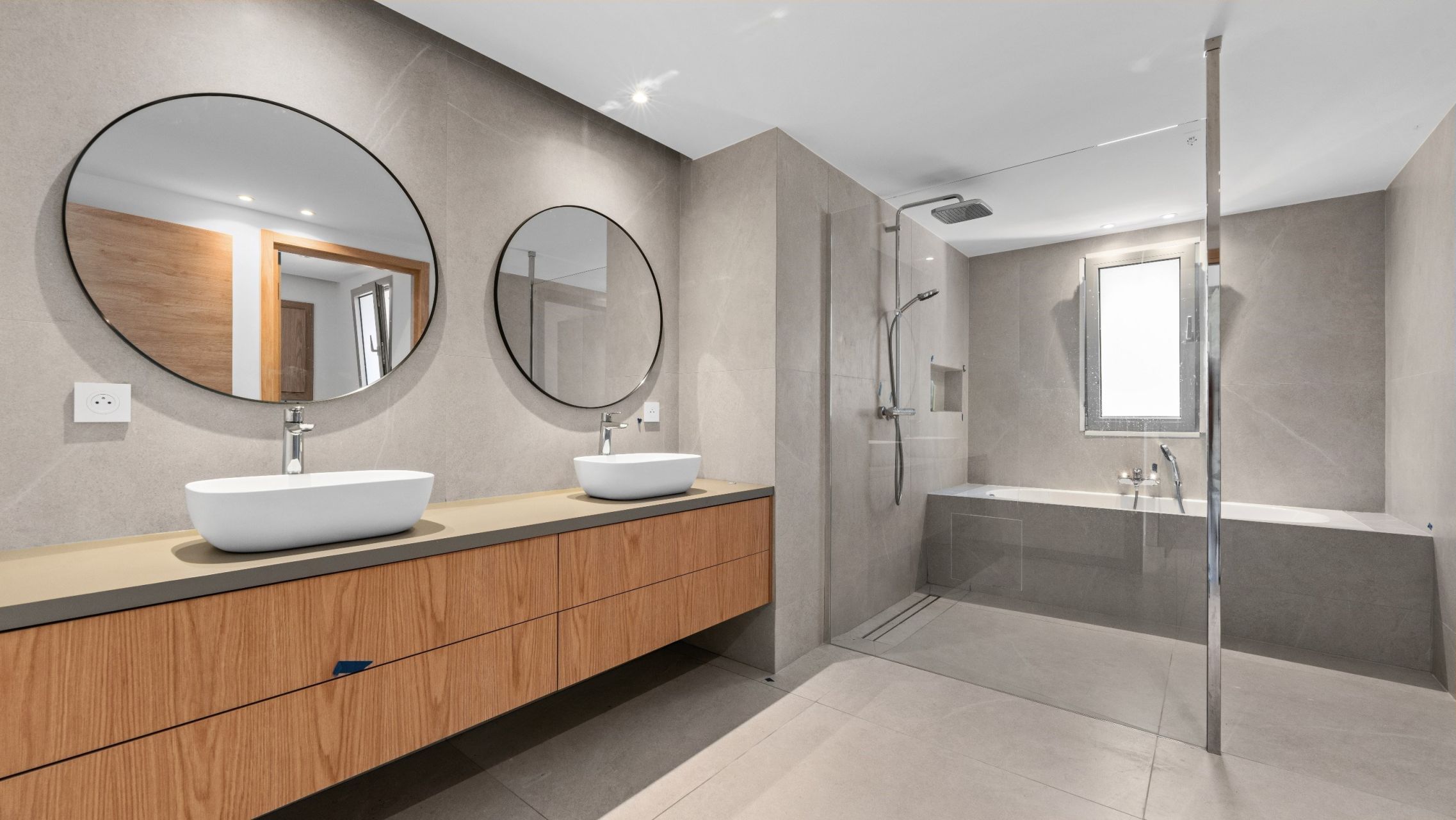 villa de luxe 7 Pièces en vente sur LES ISSAMBRES (83380)