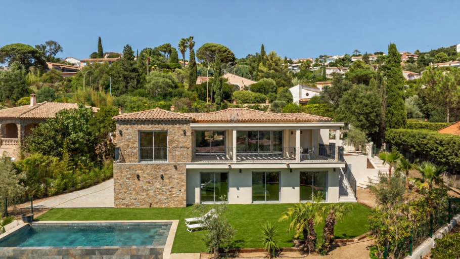 villa de luxe 7 Pièces en vente sur LES ISSAMBRES (83380)