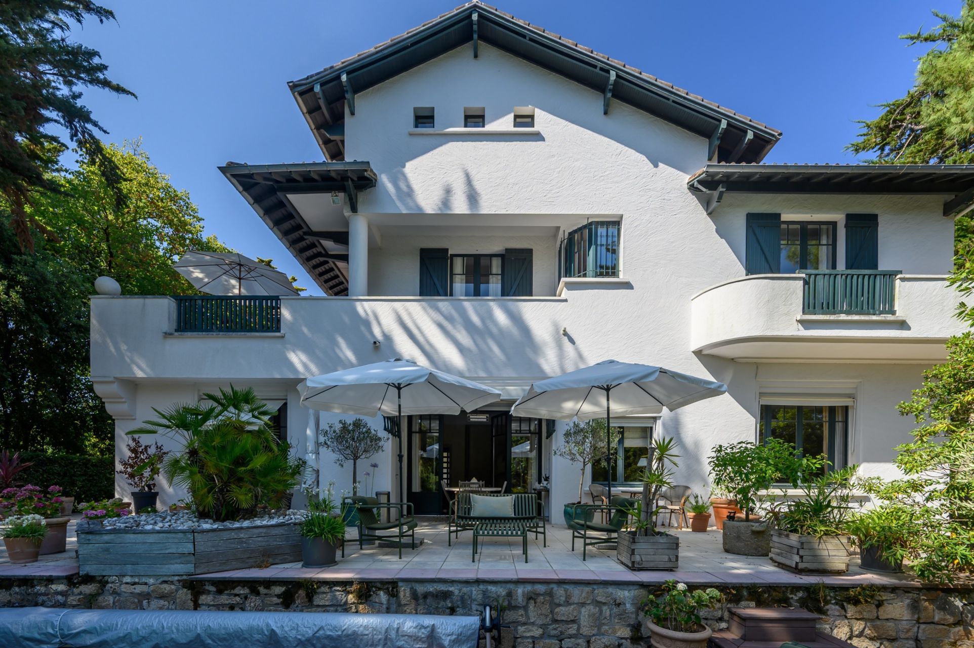 luxury property 10 Rooms for sale on LA BAULE (44500)