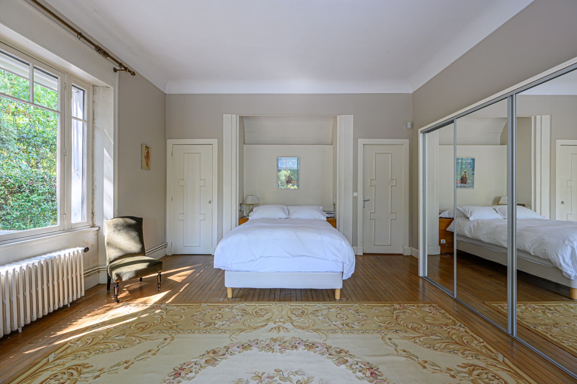 luxury property 10 Rooms for sale on LA BAULE (44500)