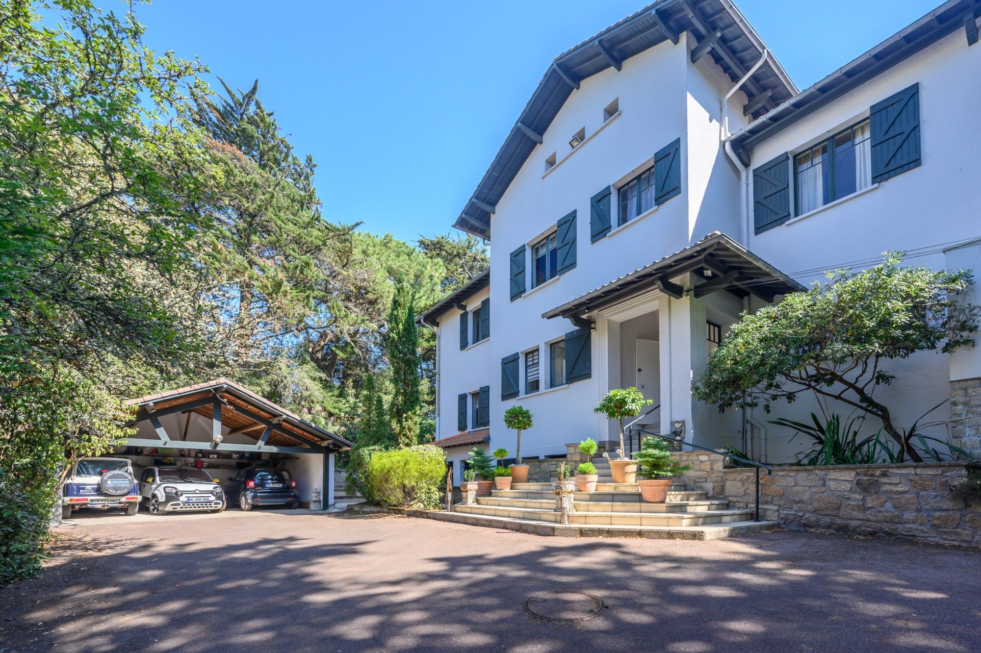 luxury property 10 Rooms for sale on LA BAULE (44500)