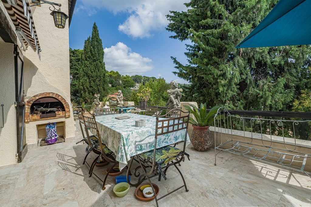 bastide 5 Pièces en vente sur MOUGINS (06250)