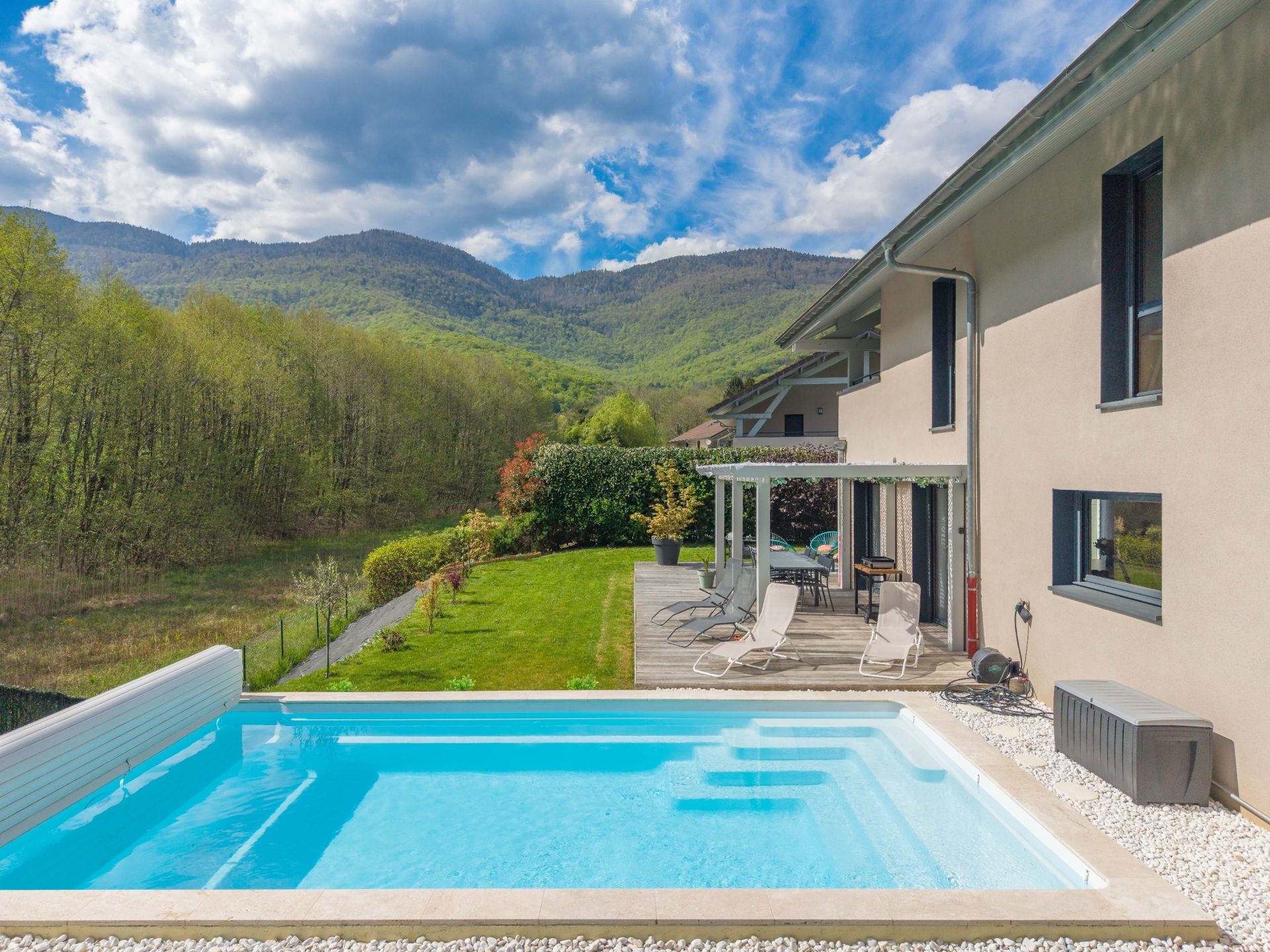 maison de luxe 6 Pièces en vente sur DIVONNE LES BAINS (01220)