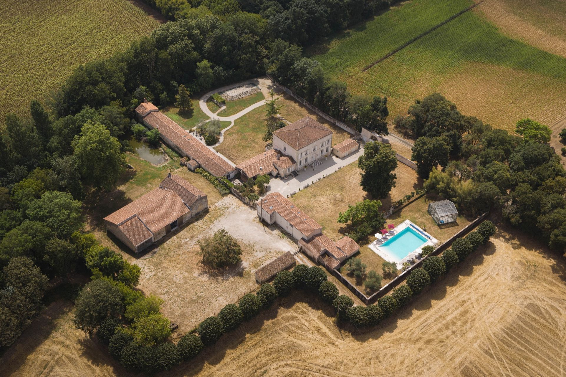maison de luxe 17 Pièces en vente sur ST HIPPOLYTE (17430)