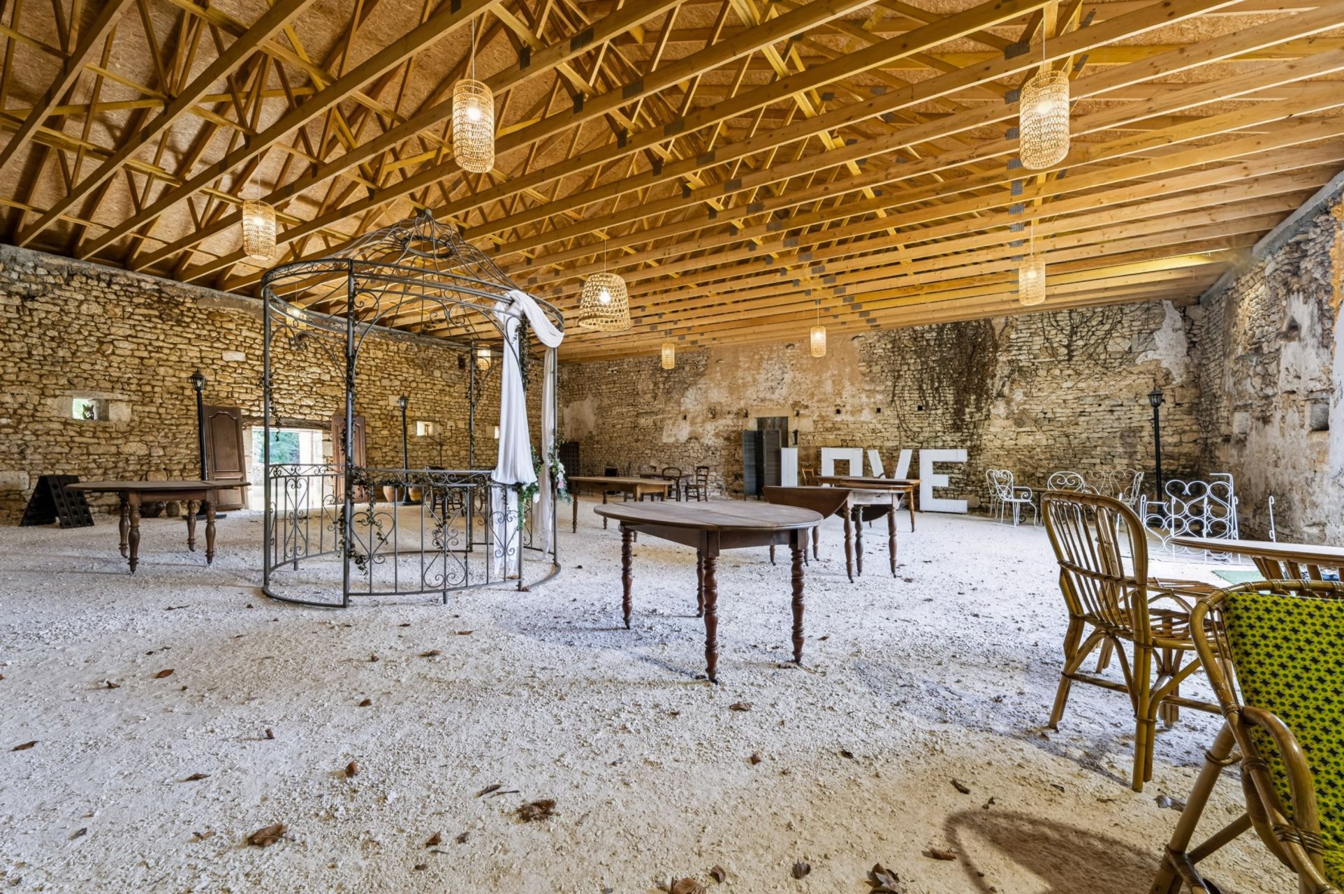 maison de luxe 17 Pièces en vente sur ST HIPPOLYTE (17430)