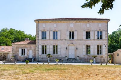 Sale Luxury house Saint-Hippolyte 17&nbsp;Rooms 768&nbsp;m²