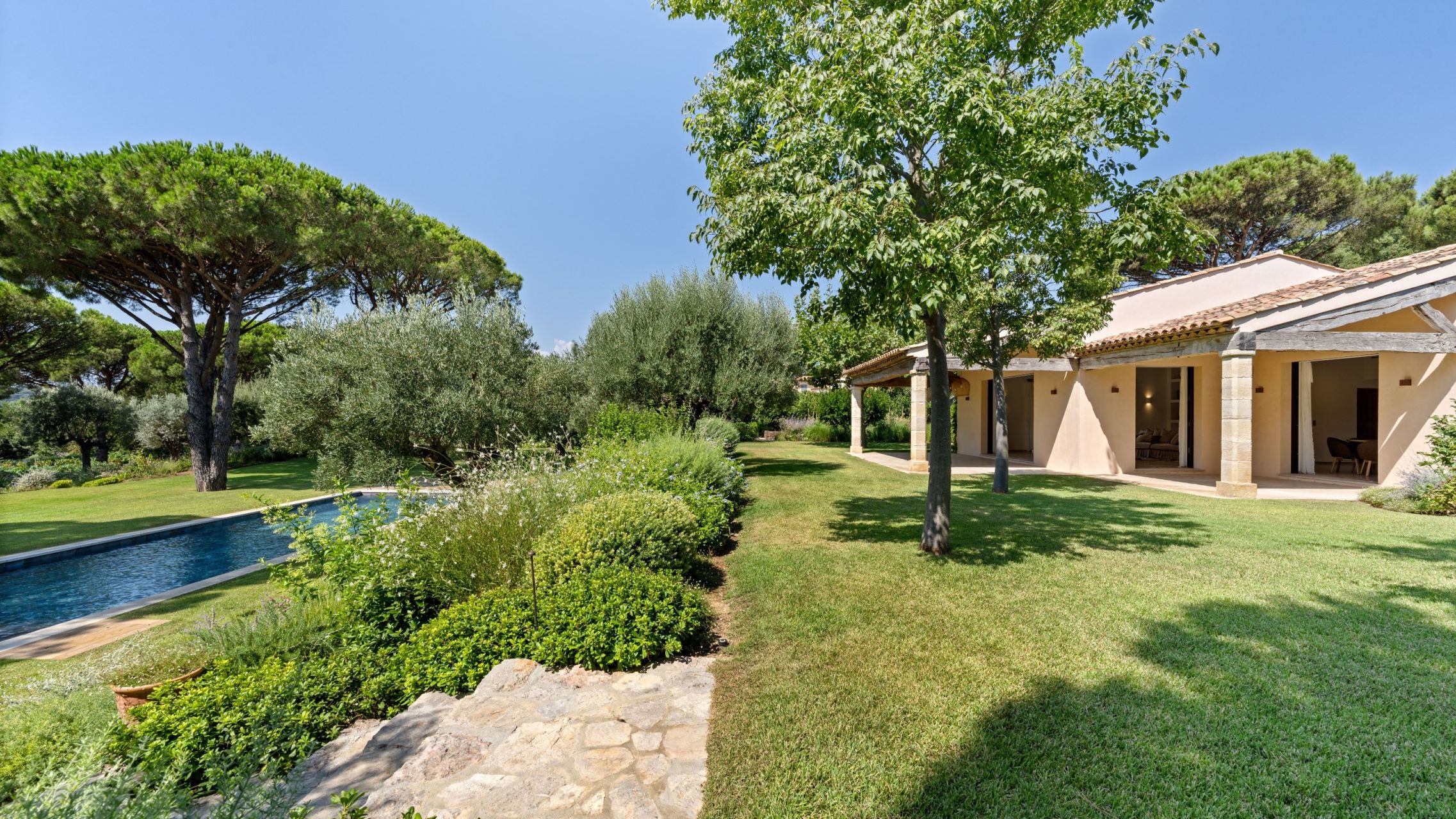 maison provençale de luxe 13 Pièces en vente sur ST TROPEZ (83990)