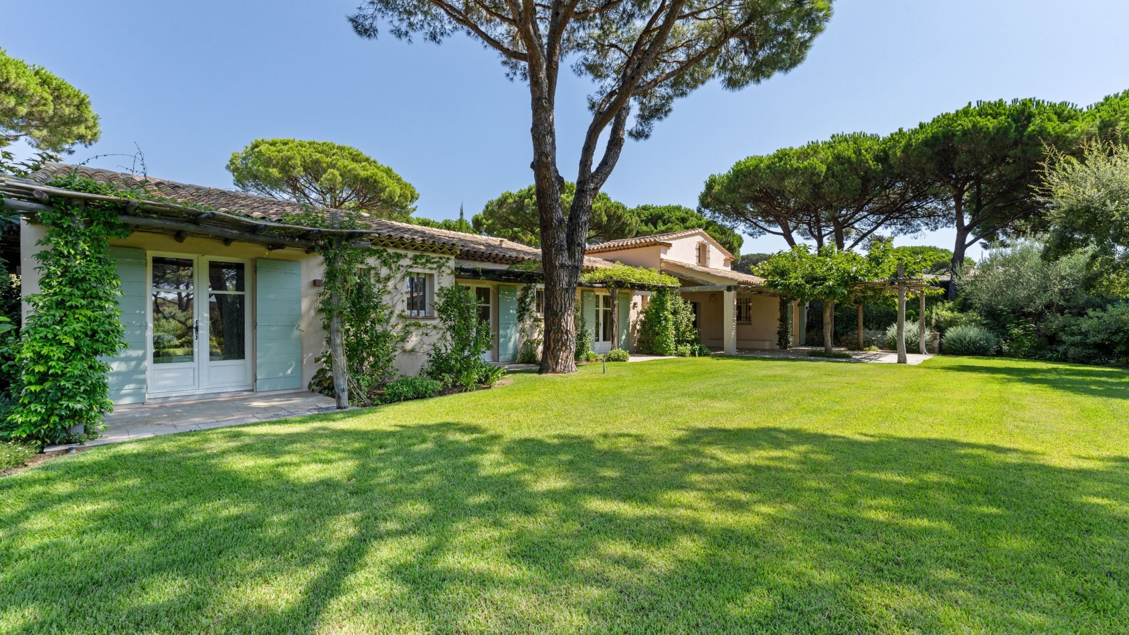 maison provençale de luxe 13 Pièces en vente sur ST TROPEZ (83990)