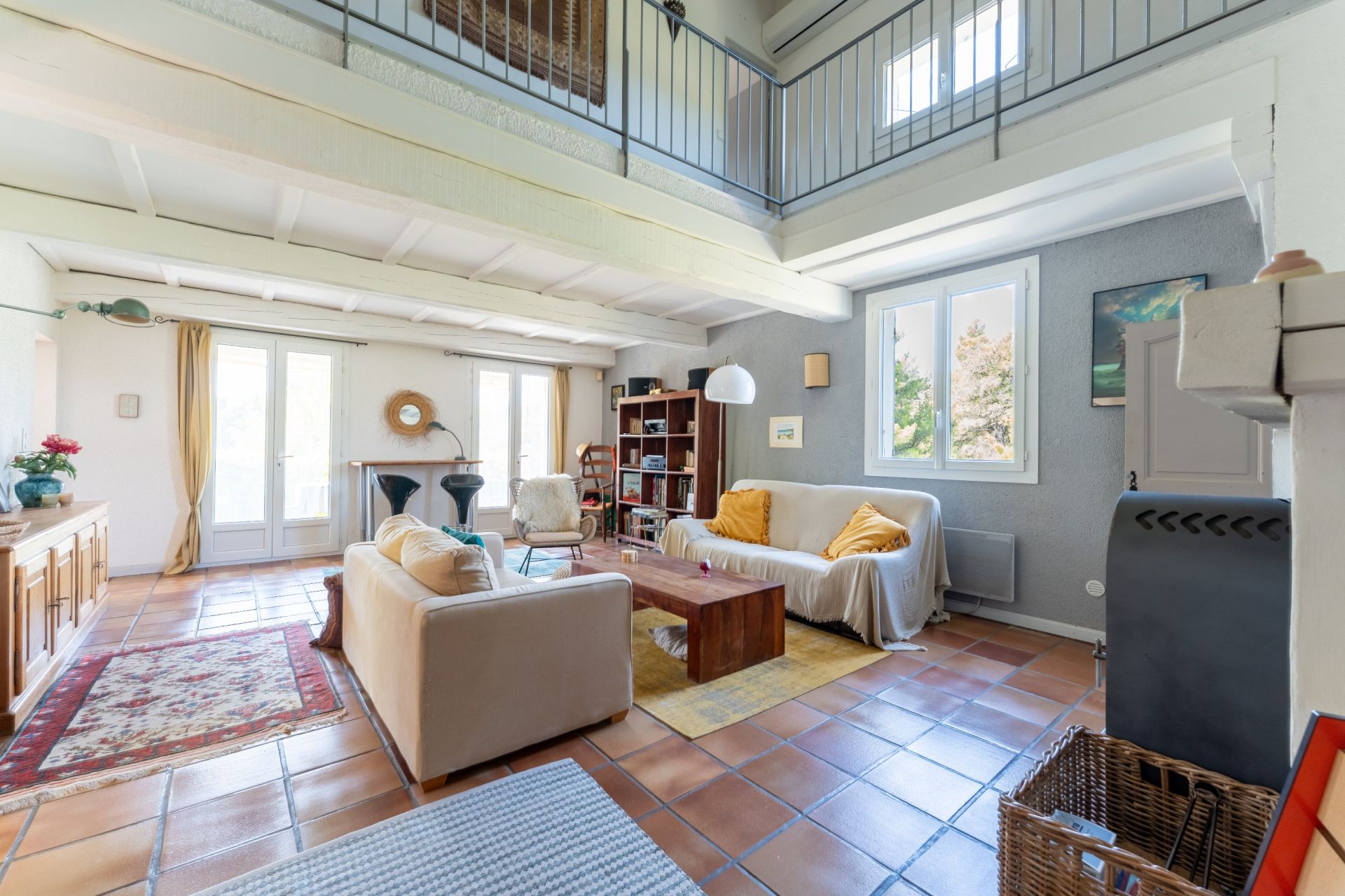 maison traditionnelle de luxe 8 Pièces en vente sur FONTVIEILLE (13990)