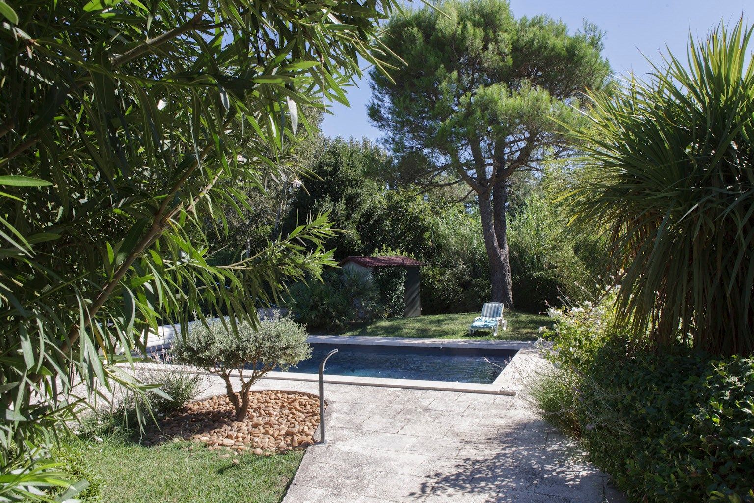 maison traditionnelle de luxe 8 Pièces en vente sur FONTVIEILLE (13990)