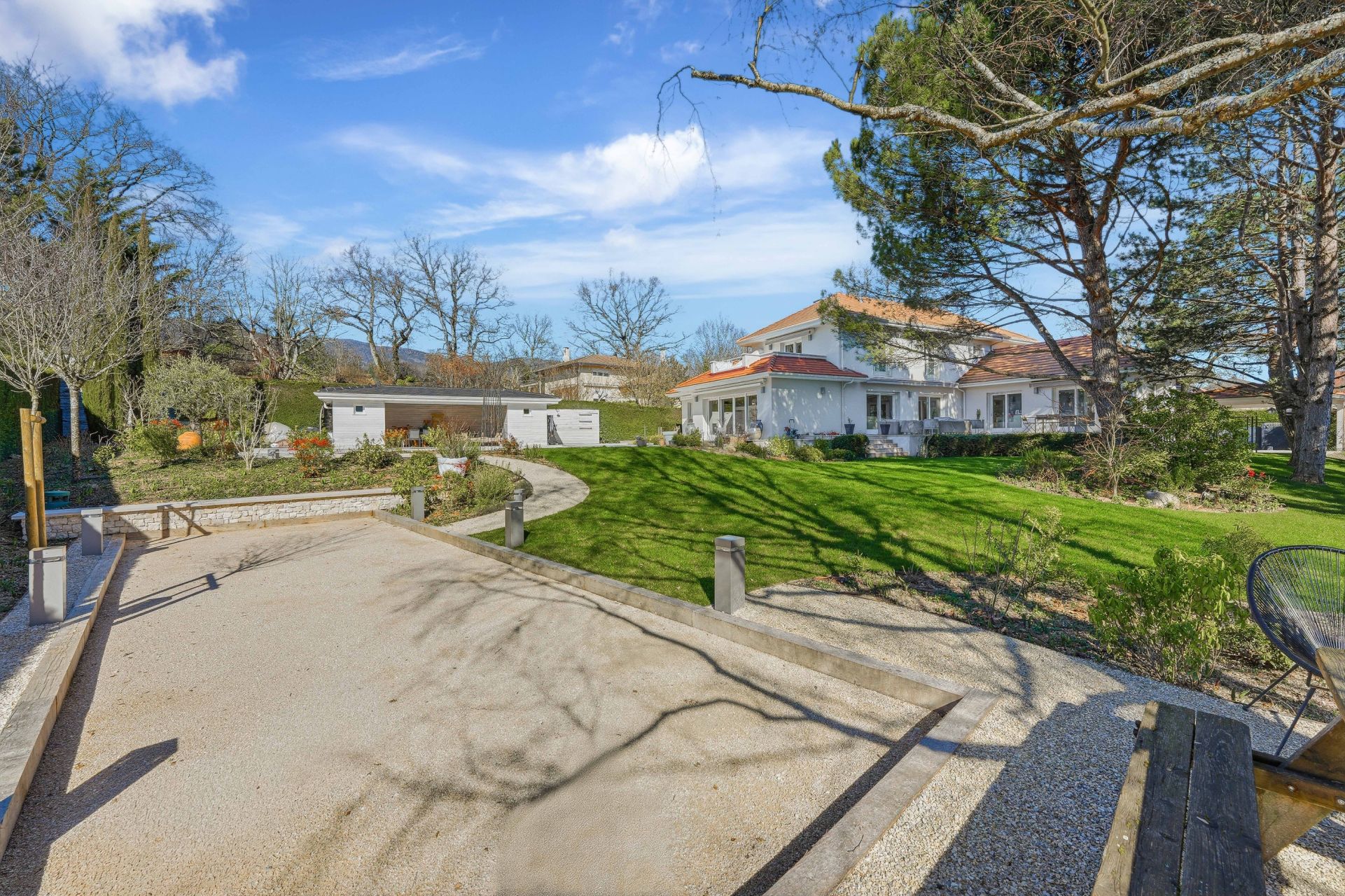 maison de luxe 9 Pièces en vente sur DIVONNE LES BAINS (01220)