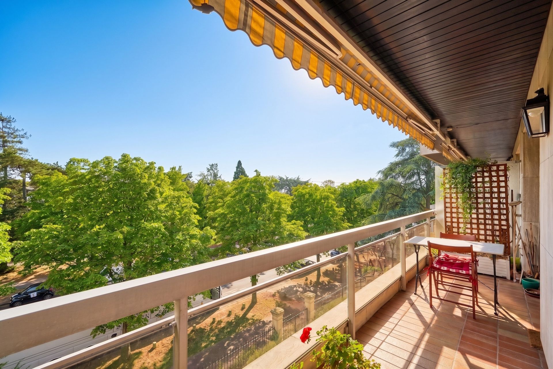 luxury apartment 3 Rooms for sale on ST MANDE (94160)