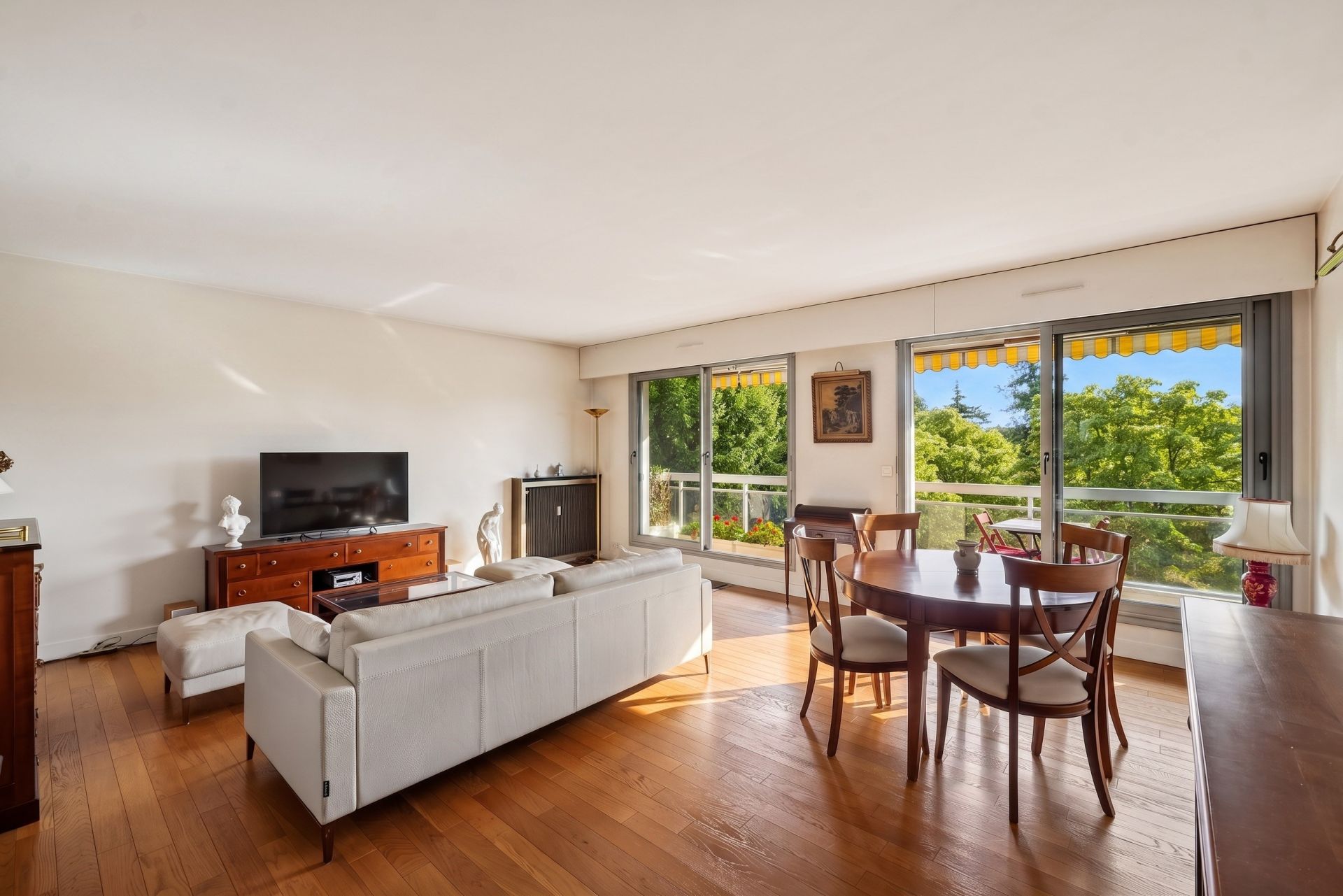 luxury apartment 3 Rooms for sale on ST MANDE (94160)