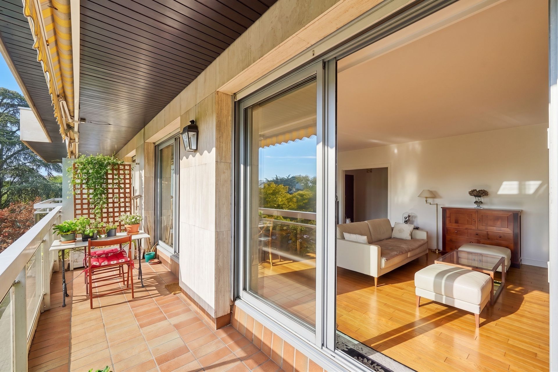 luxury apartment 3 Rooms for sale on ST MANDE (94160)