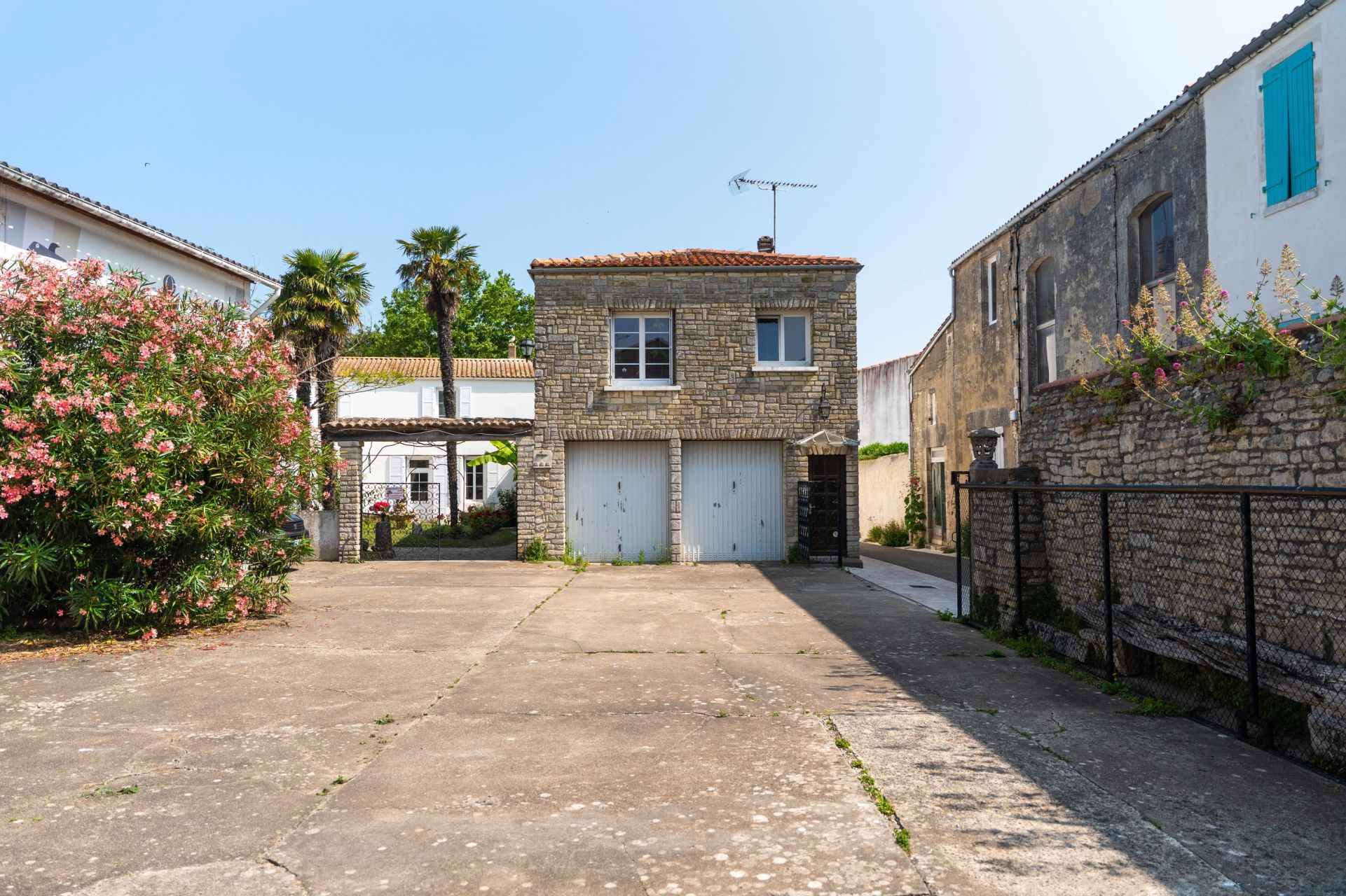 maison de luxe 18 Pièces en vente sur LE CHATEAU D OLERON (17480)