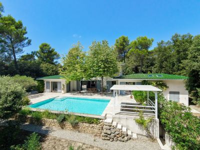 Rental Luxury house Aix-en-Provence 8&nbsp;Rooms 210&nbsp;m²
